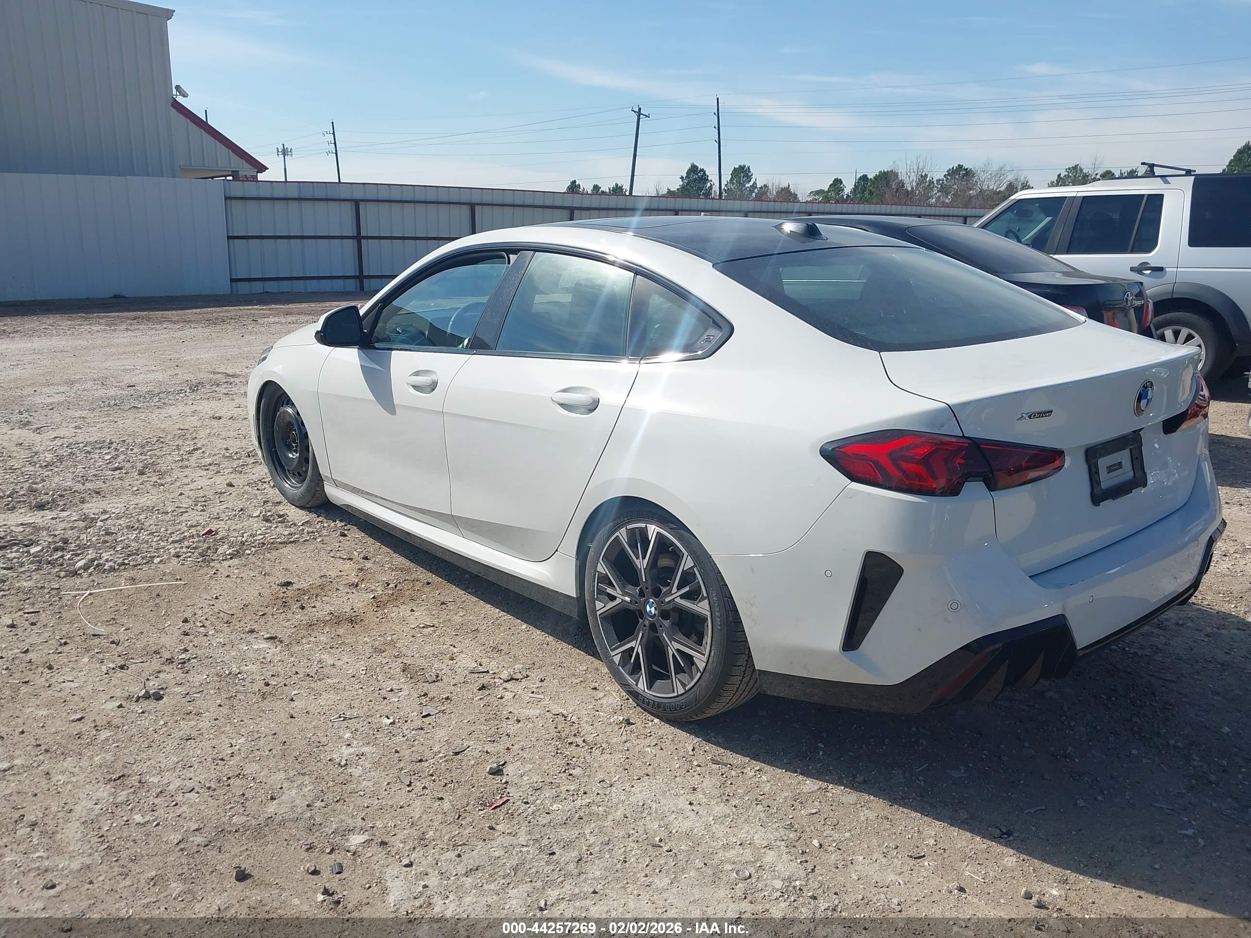 BMW 228 image 3