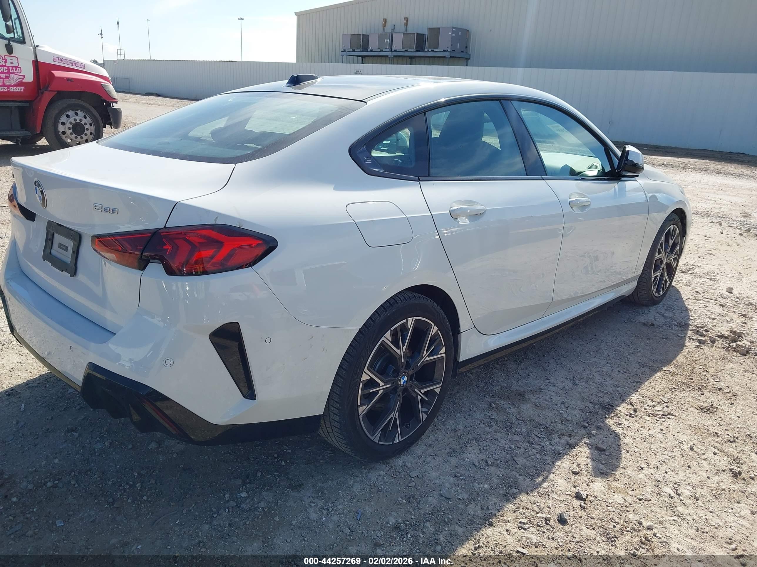 BMW 228 image 4