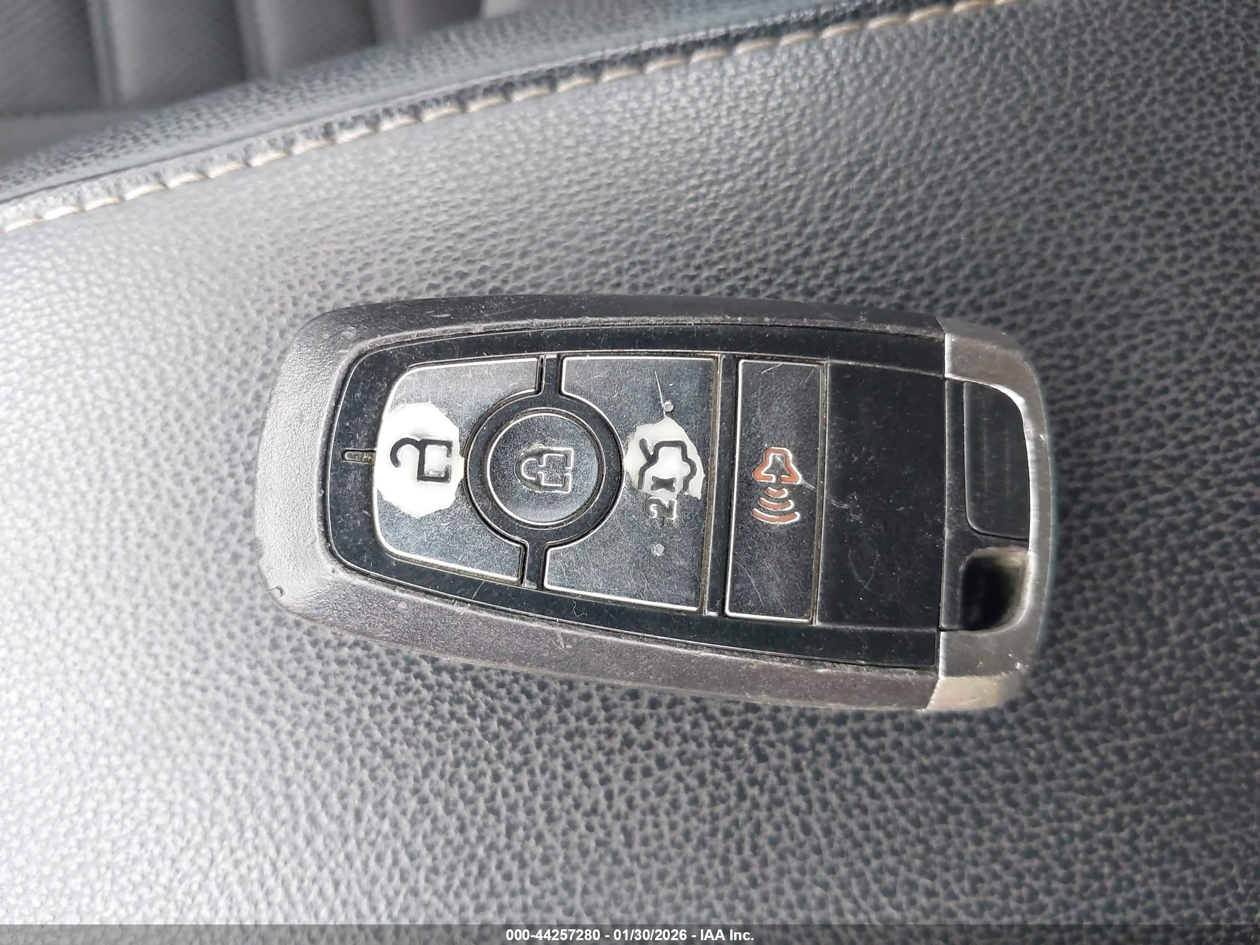 FORD FUSION image 11