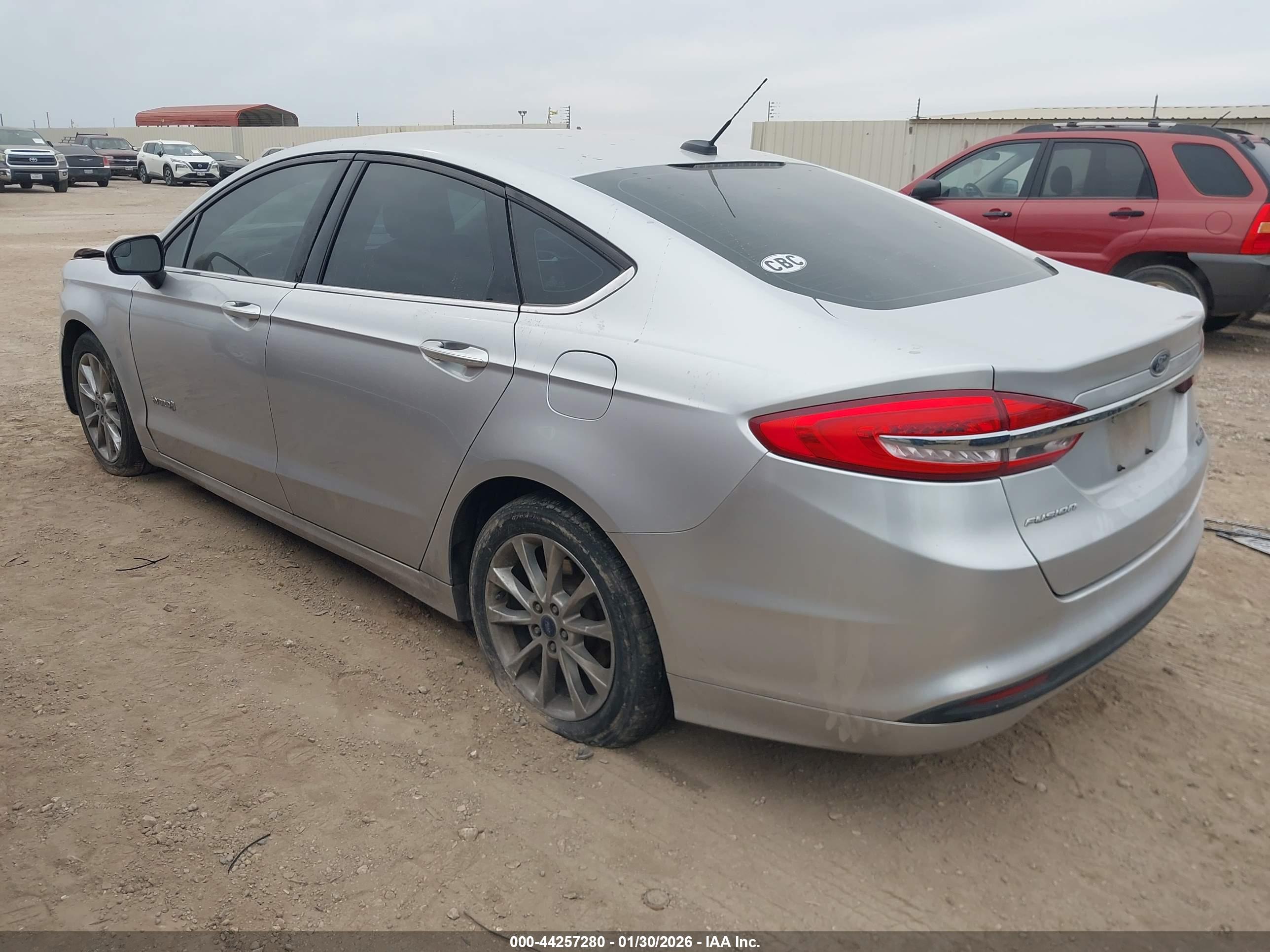 FORD FUSION image 3