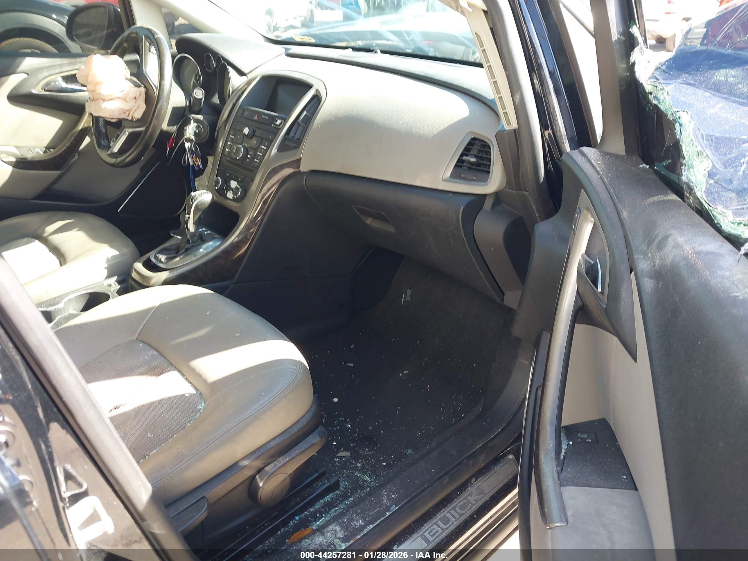 BUICK VERANO image 5