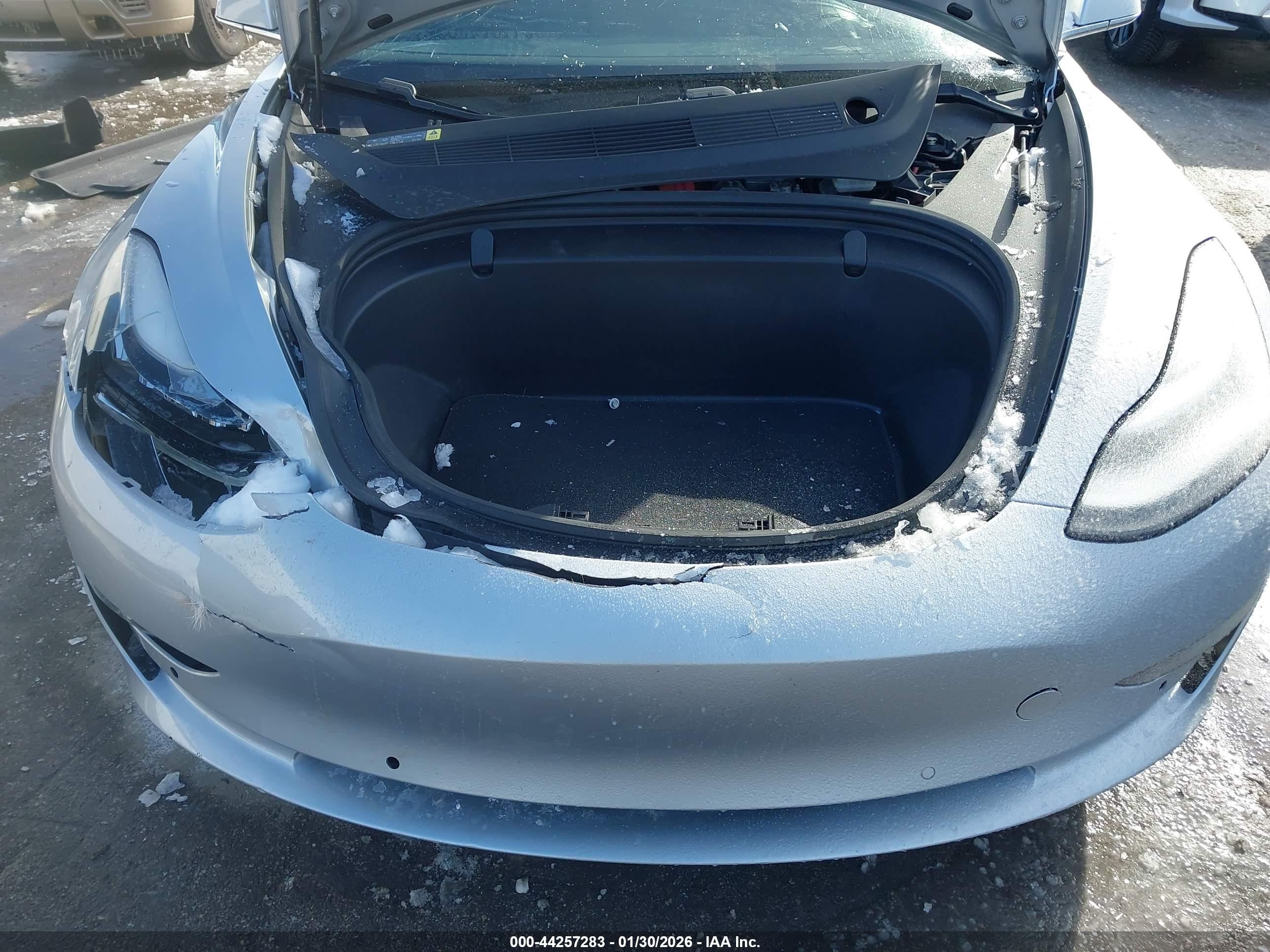 TESLA MODEL image 10