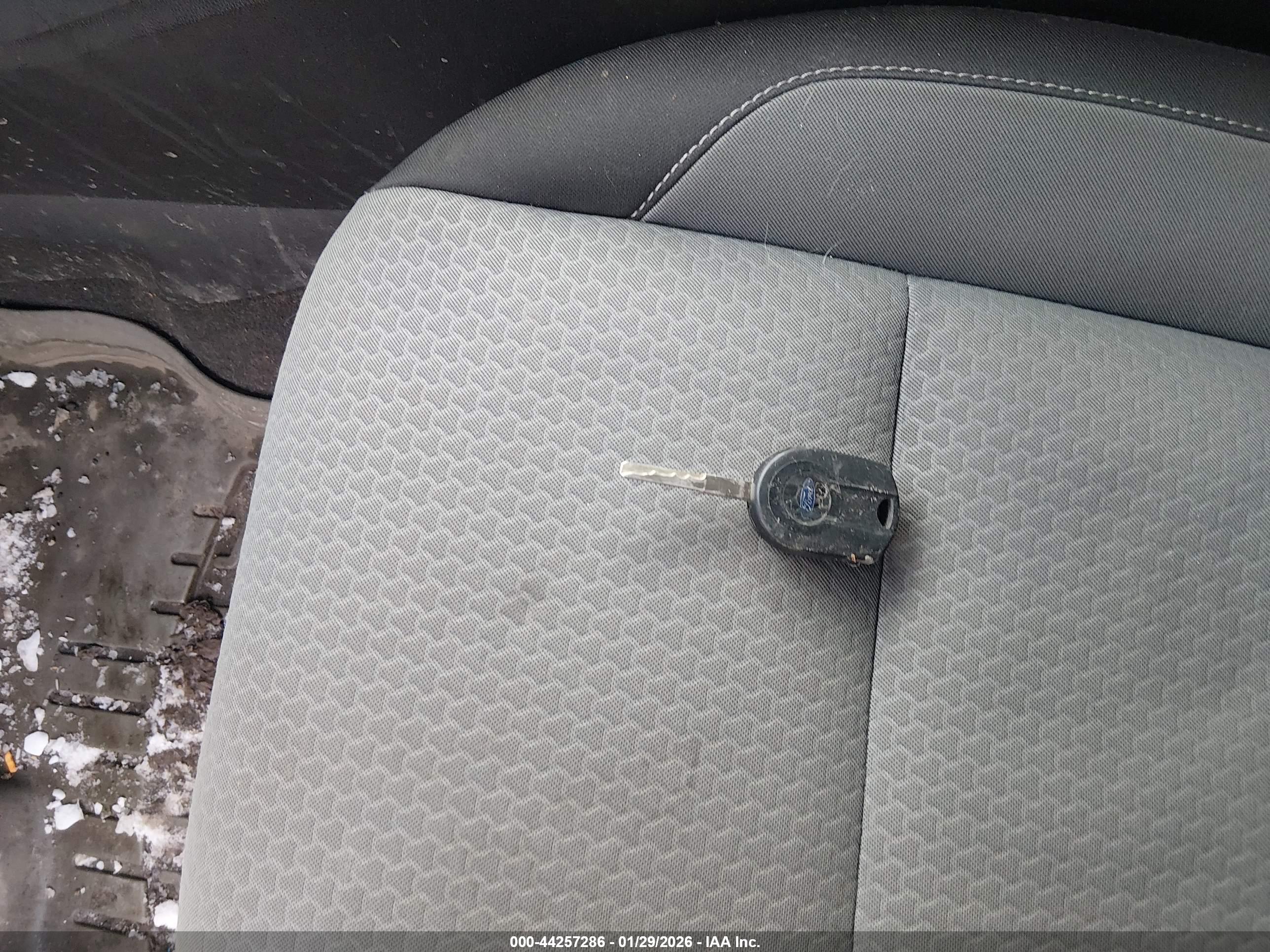 FORD ESCAPE image 11