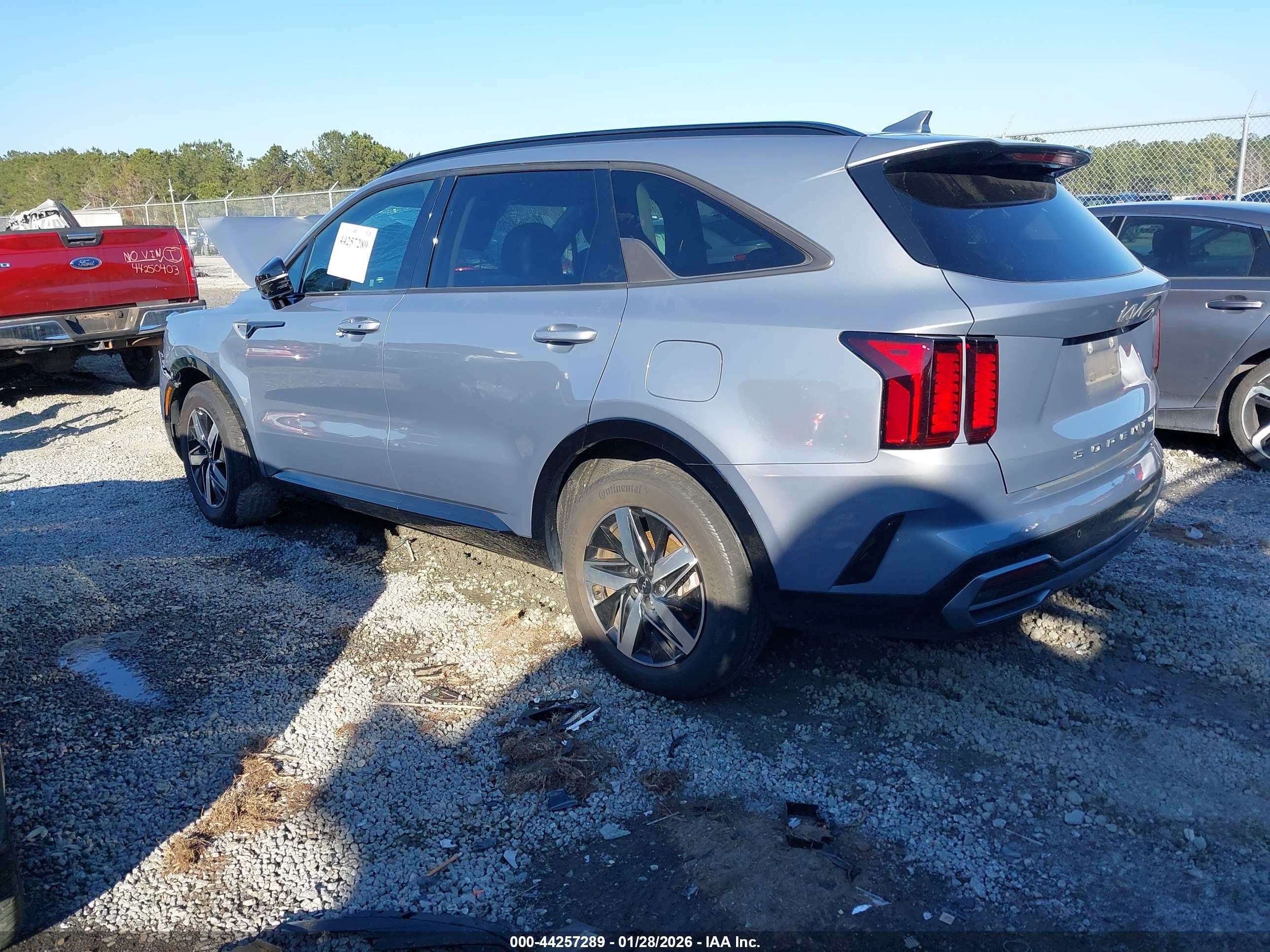 KIA SORENTO image 3