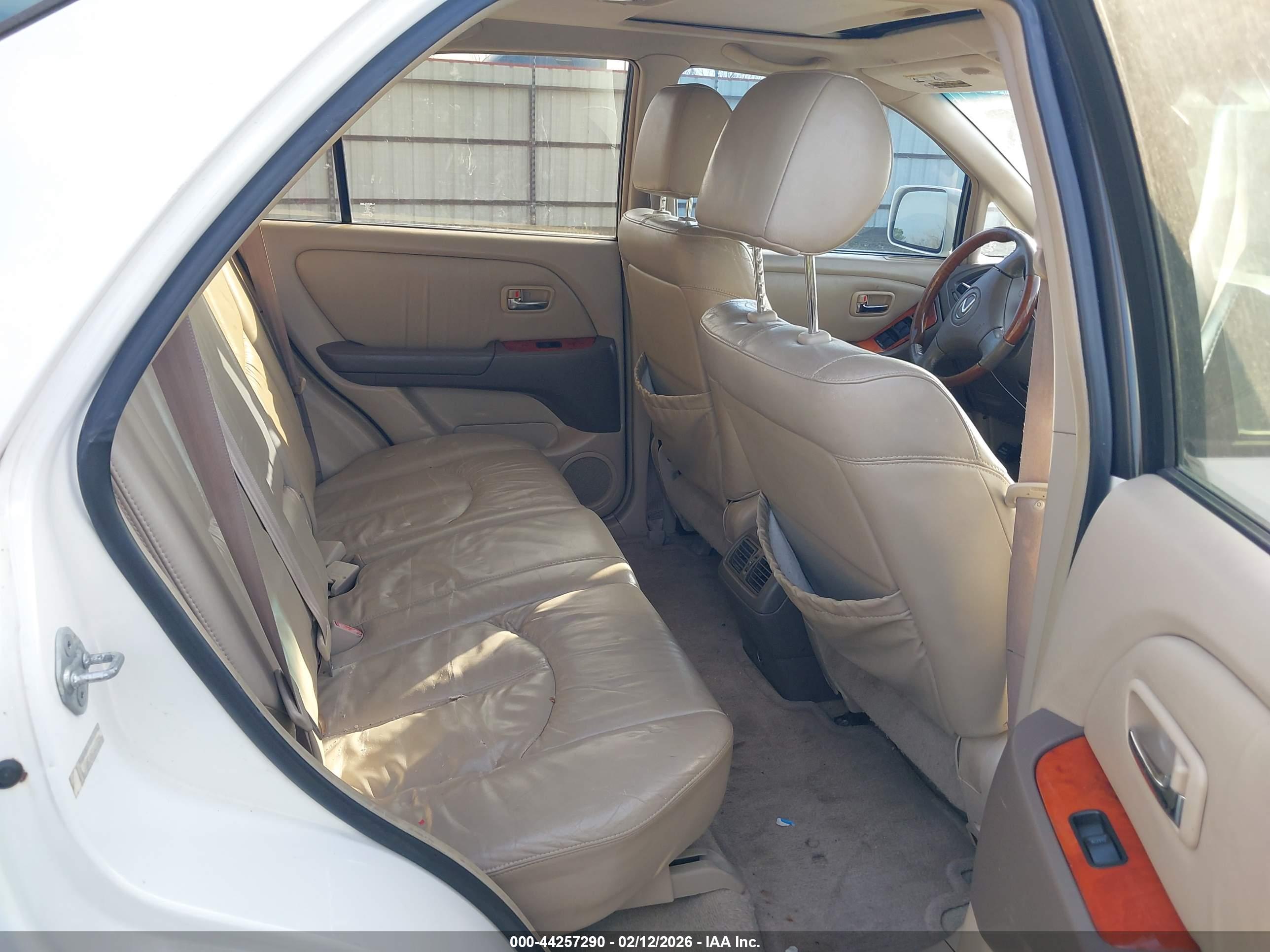 LEXUS RX image 8