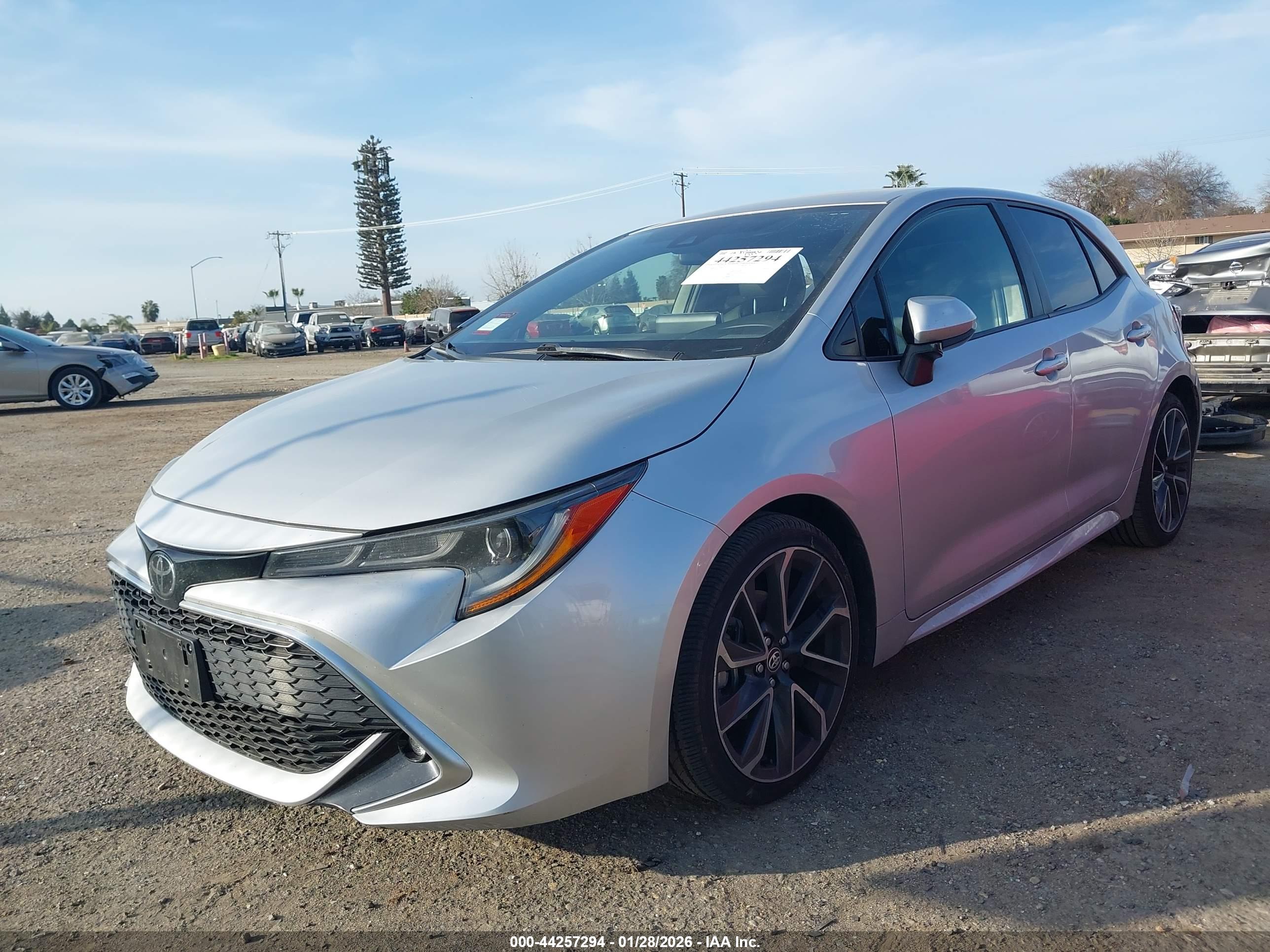 TOYOTA COROLLA image 2