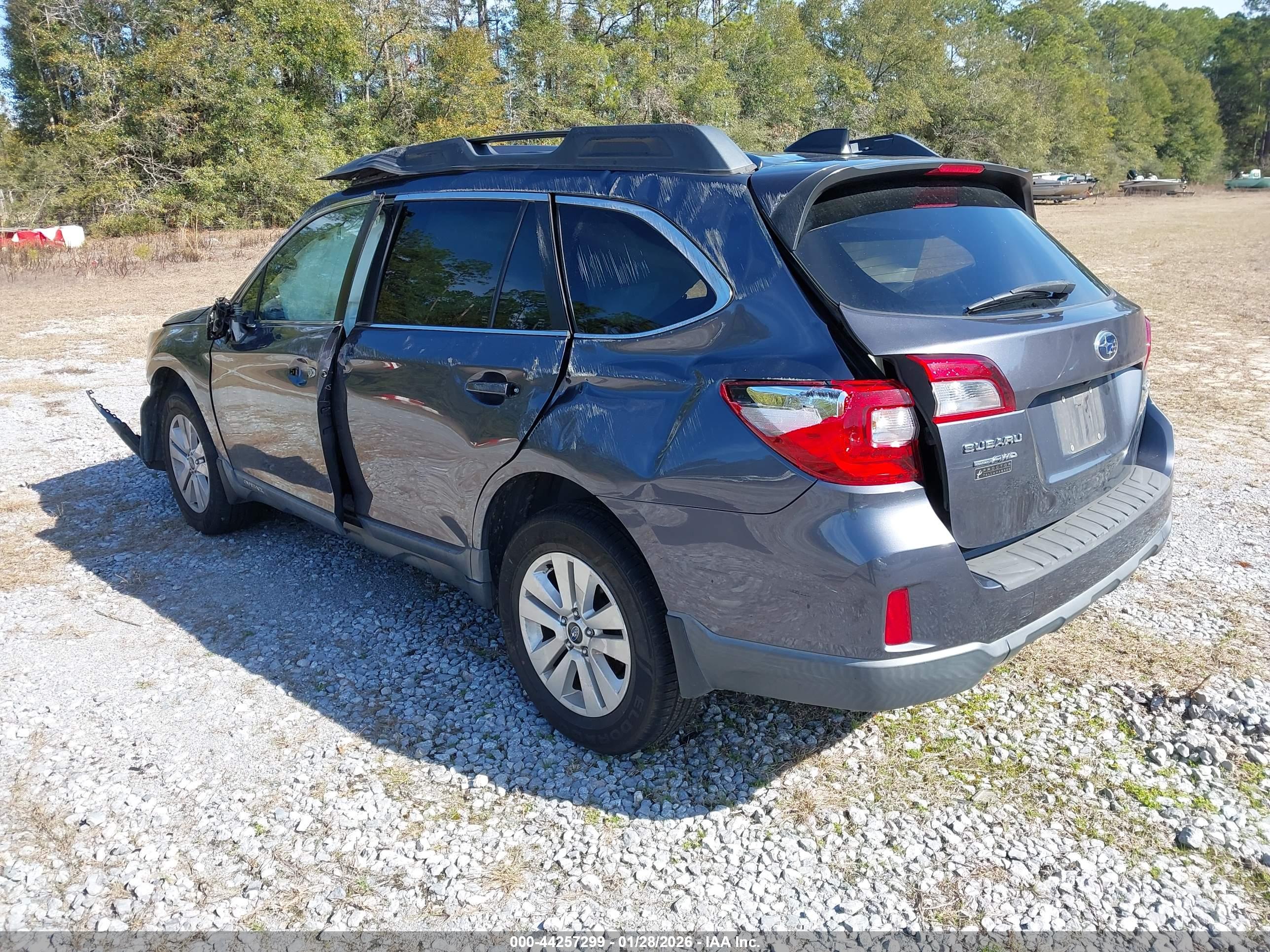 SUBARU OUTBACK image 3
