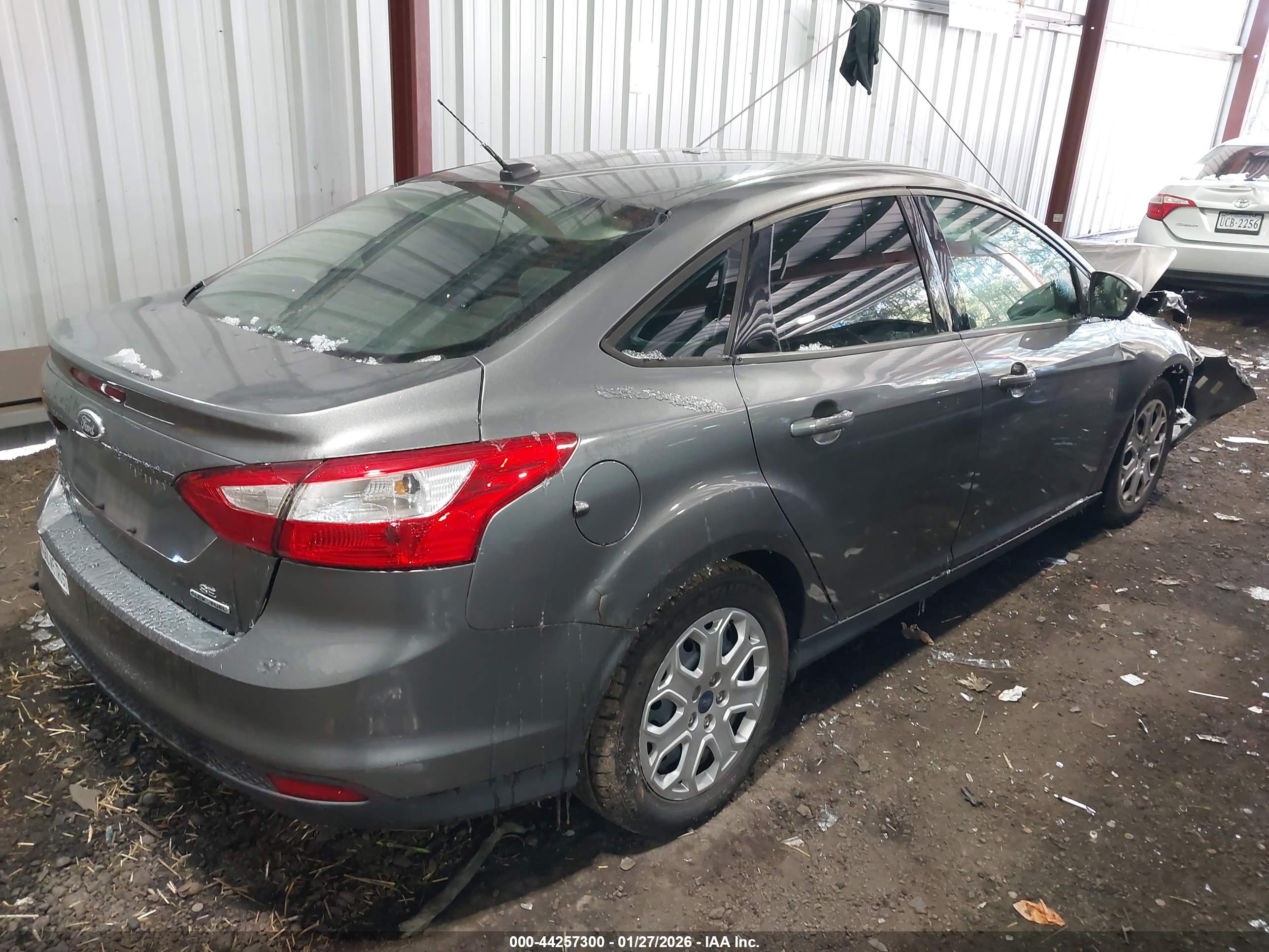 FORD FOCUS image 4