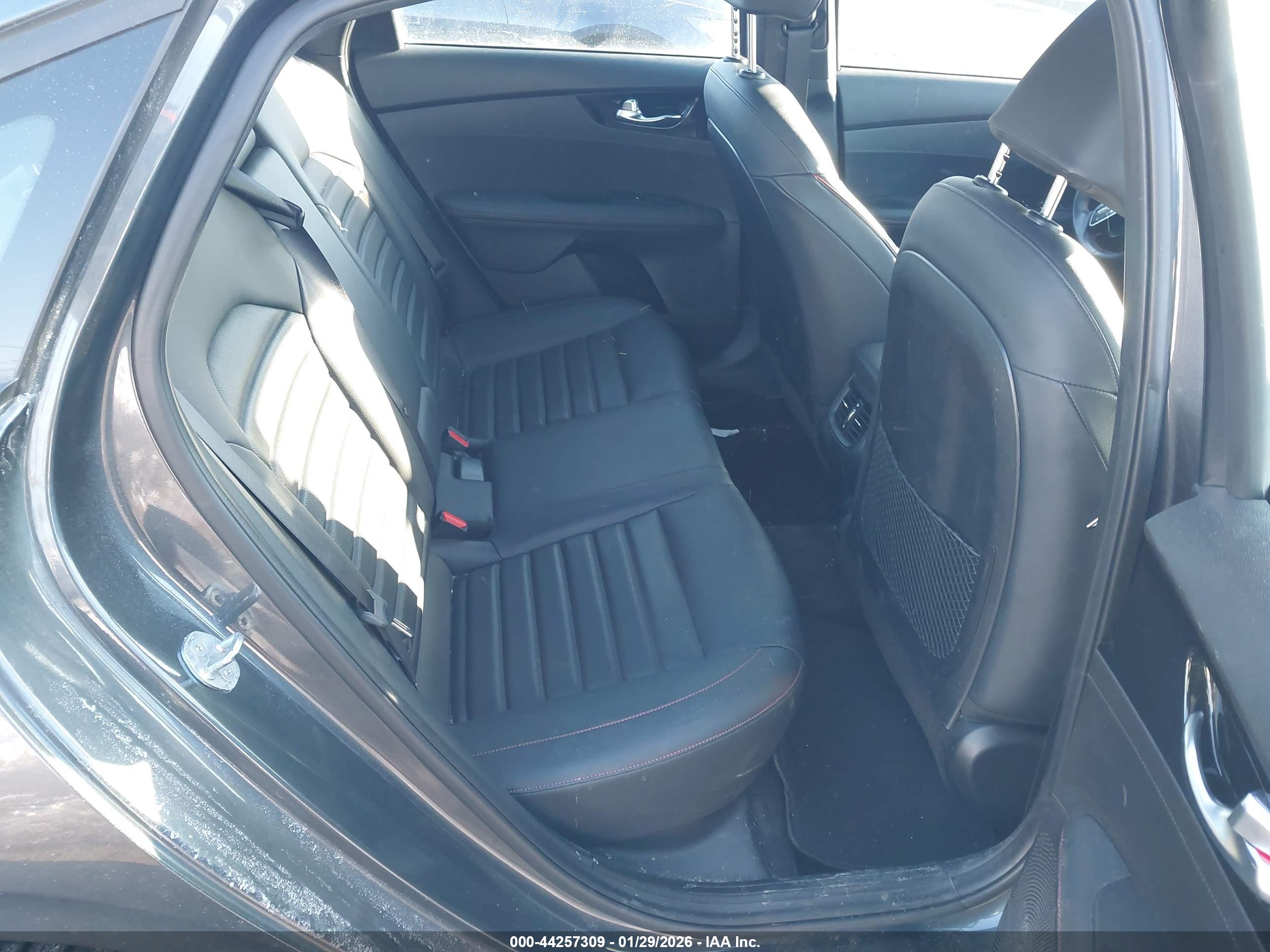 KIA FORTE image 8