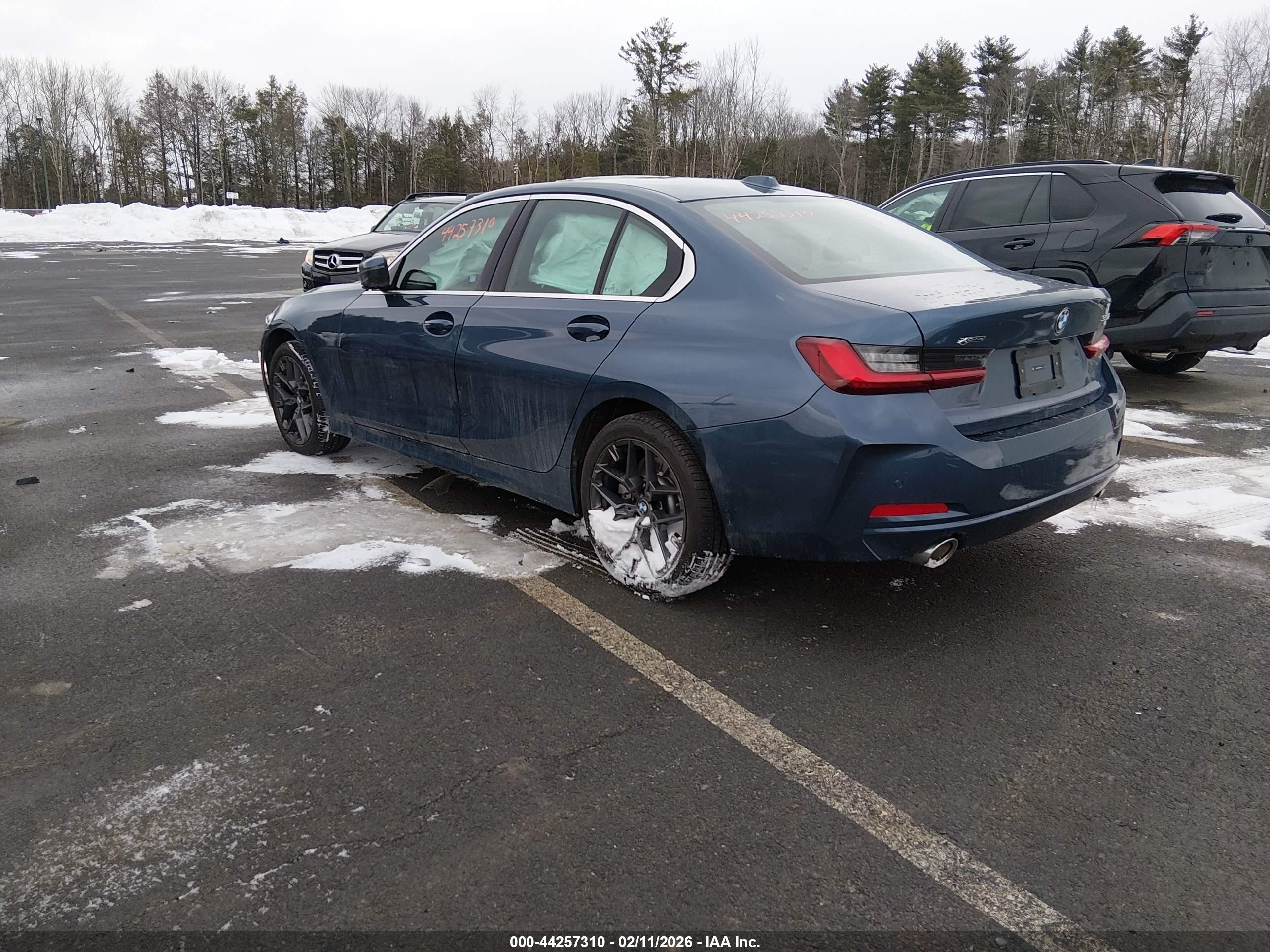 BMW 330I image 3