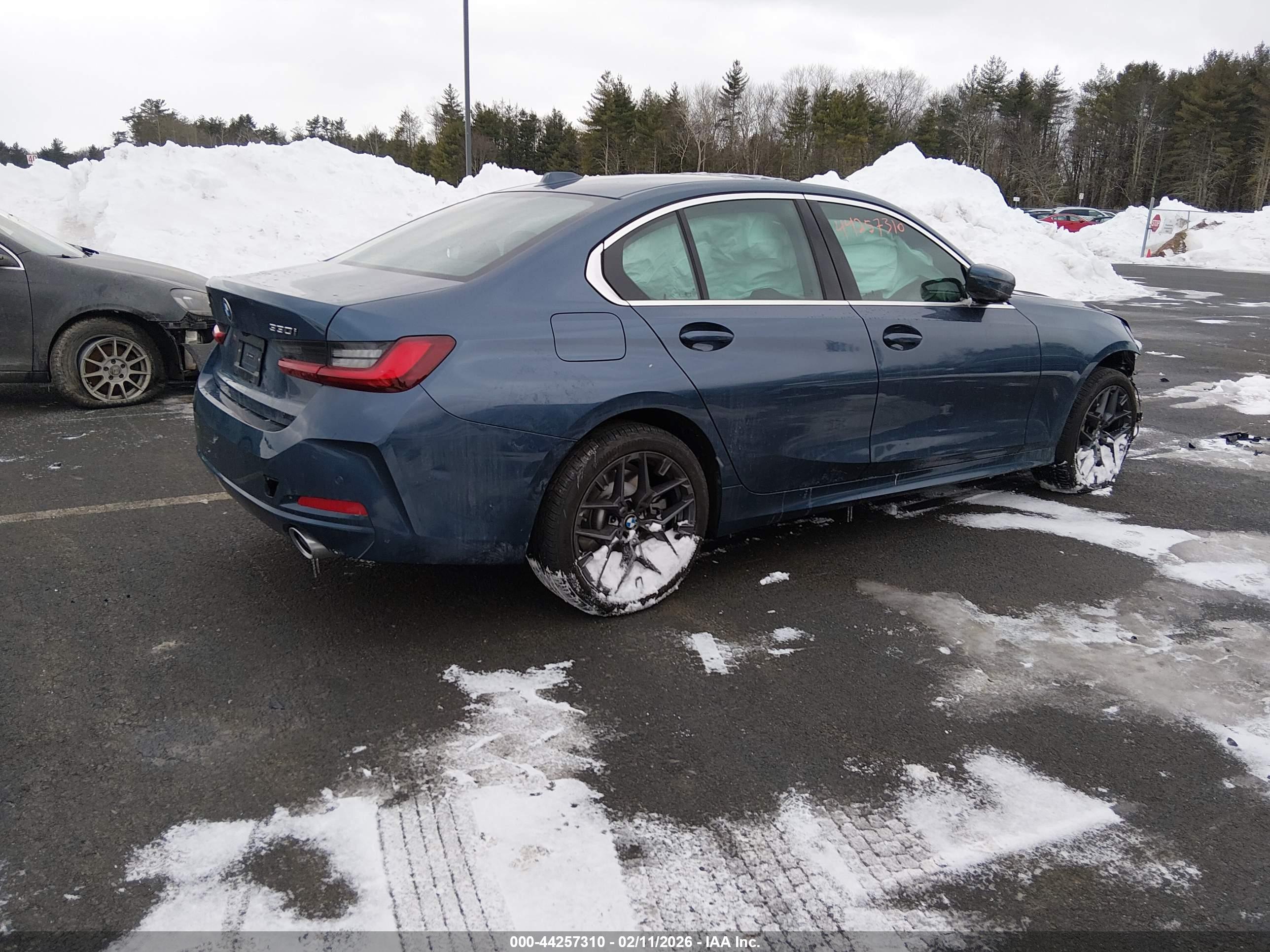 BMW 330I image 4