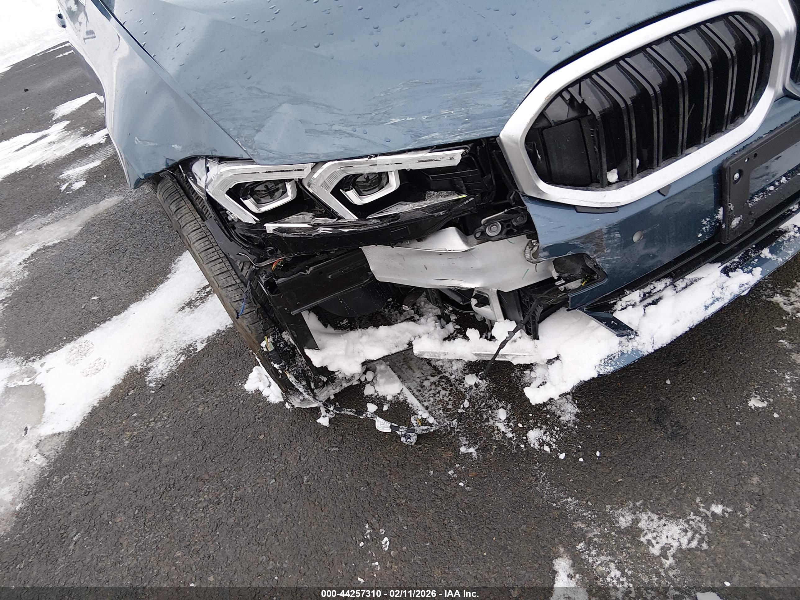 BMW 330I image 6