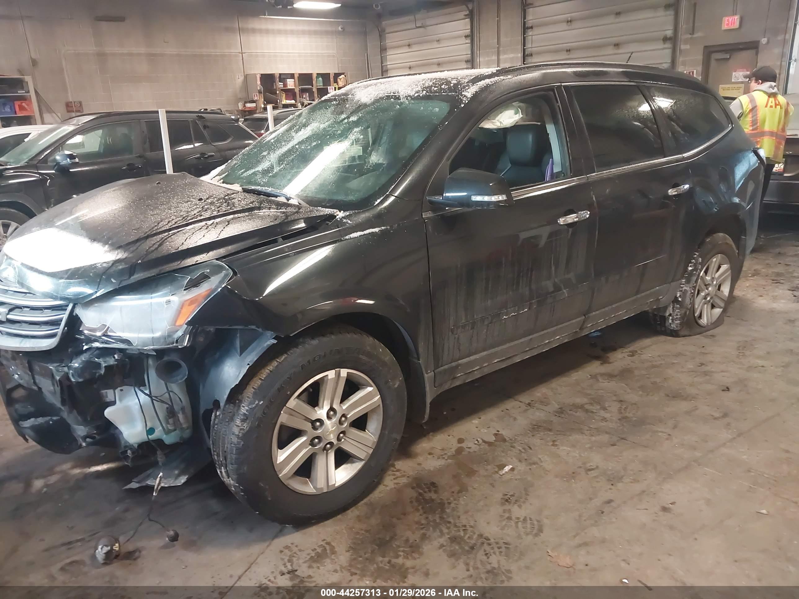 CHEVROLET TRAVERSE image 2