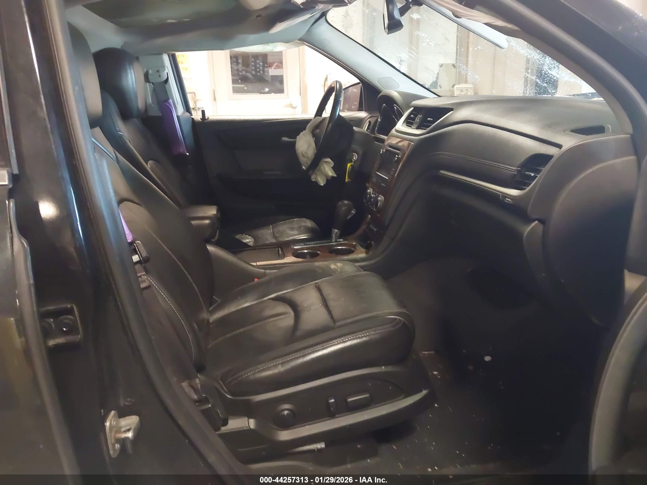 CHEVROLET TRAVERSE image 5