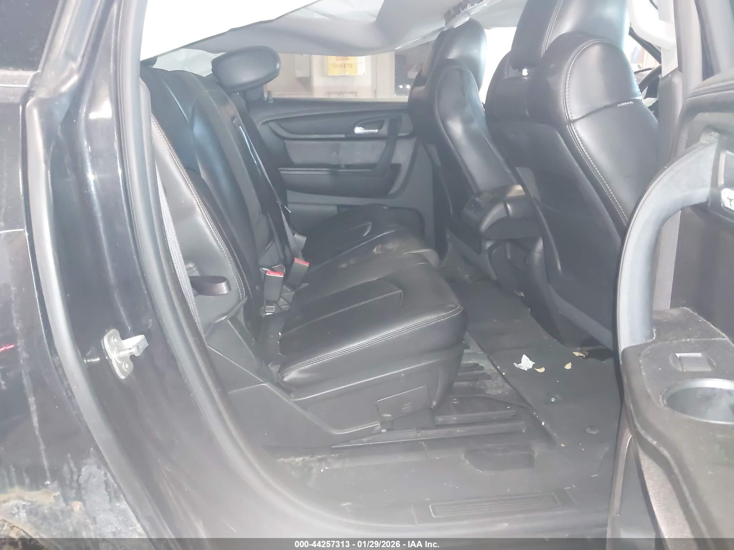CHEVROLET TRAVERSE image 8