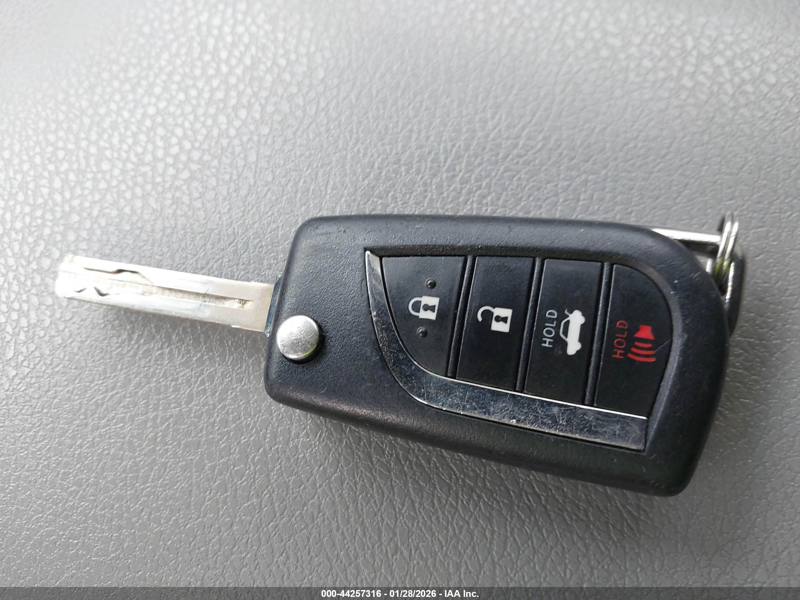 TOYOTA CAMRY image 11