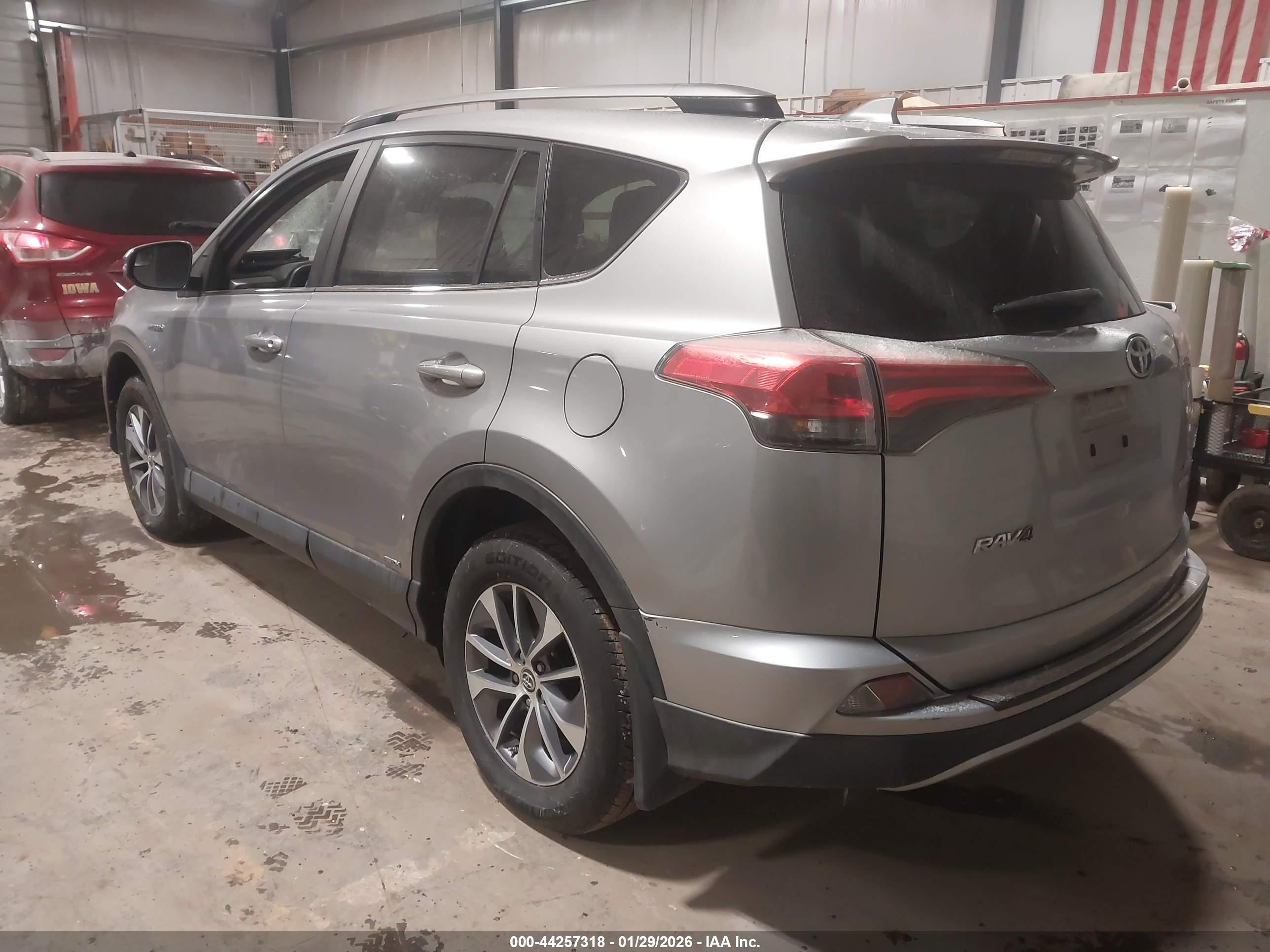 TOYOTA RAV4 image 3