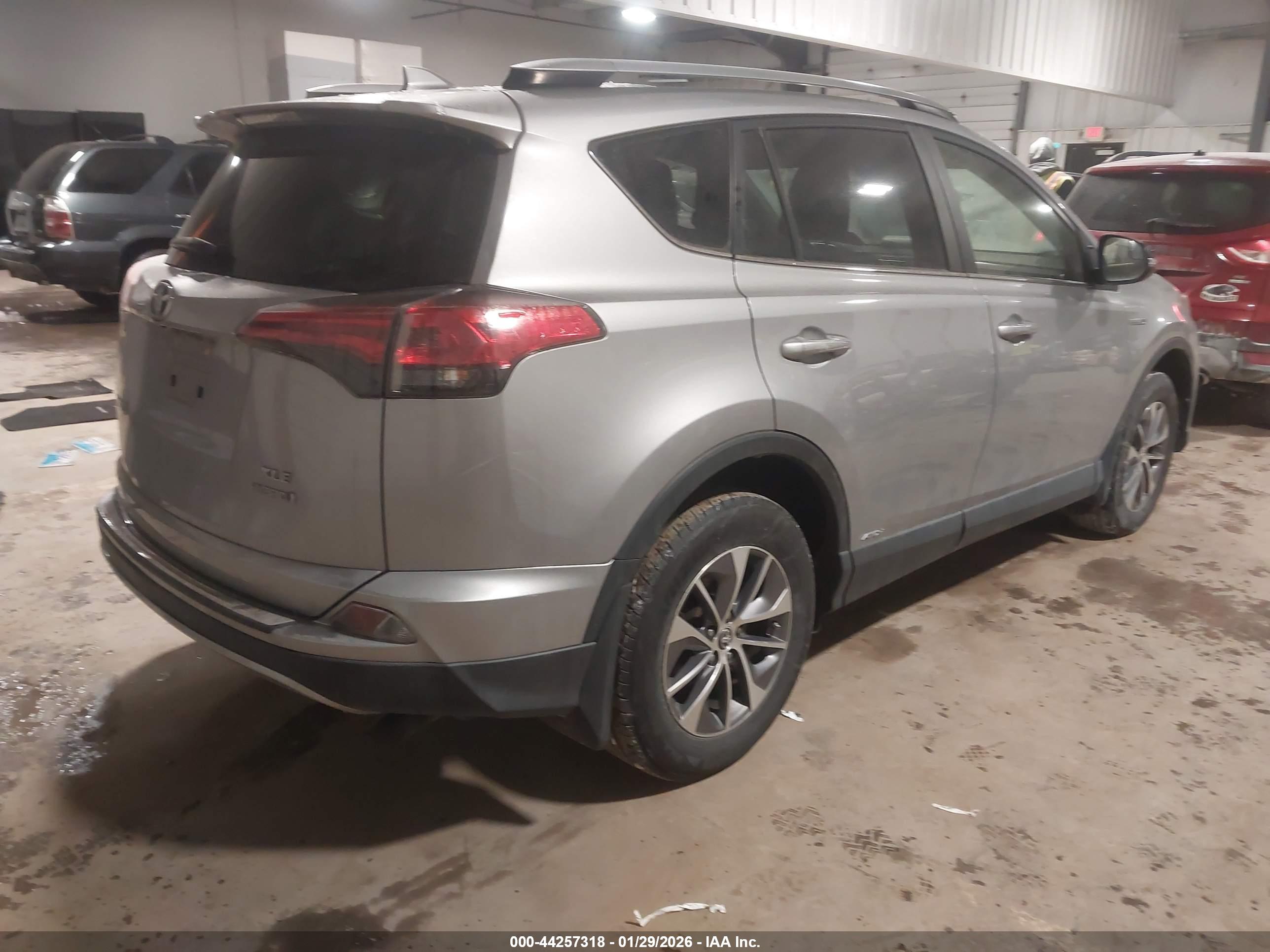 TOYOTA RAV4 image 4