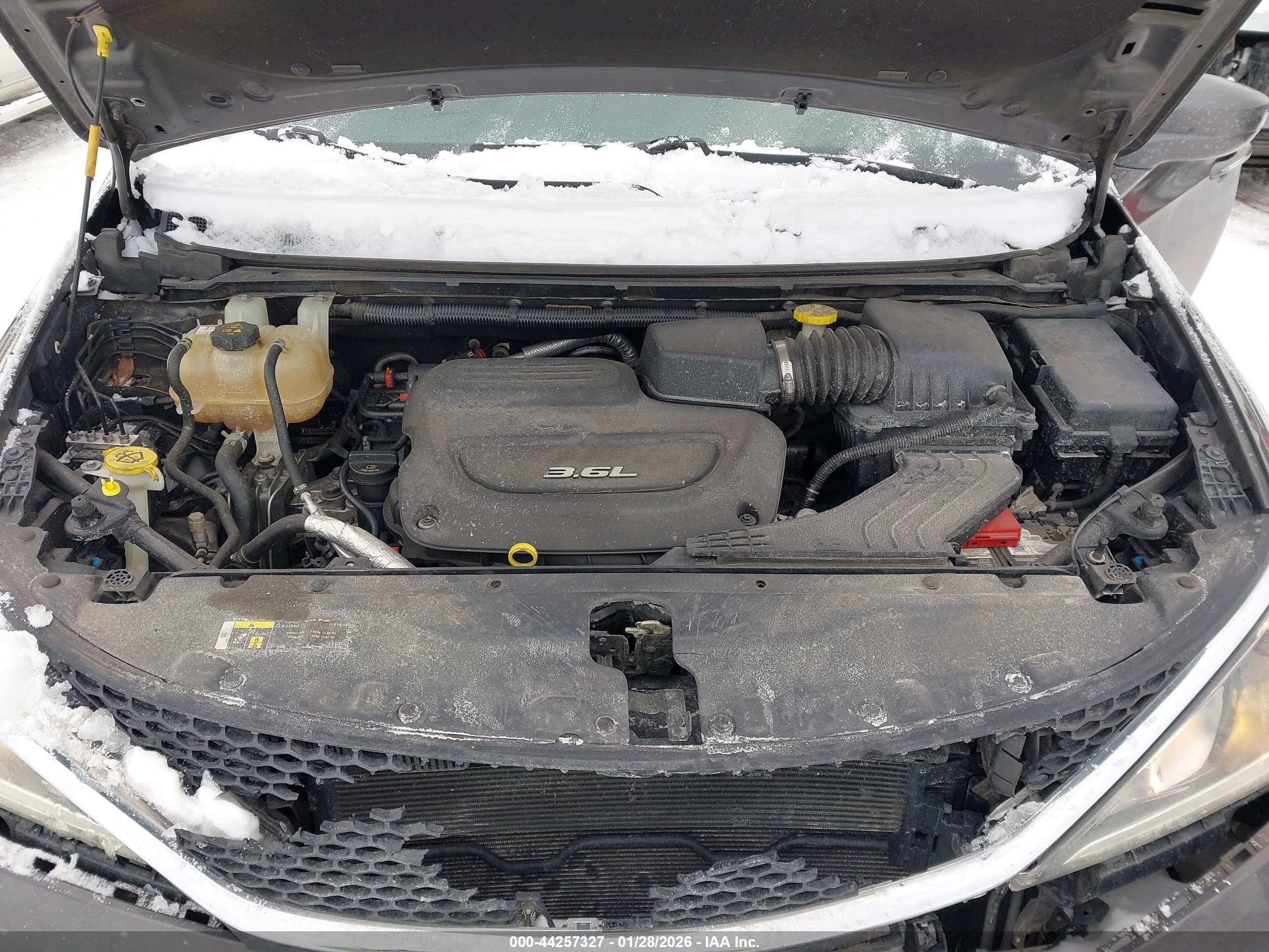 CHRYSLER PACIFICA image 10