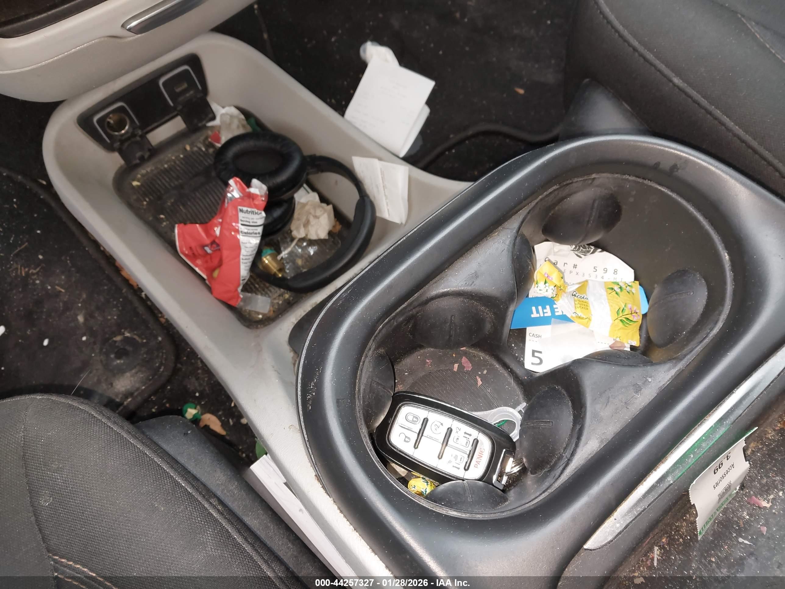 CHRYSLER PACIFICA image 11