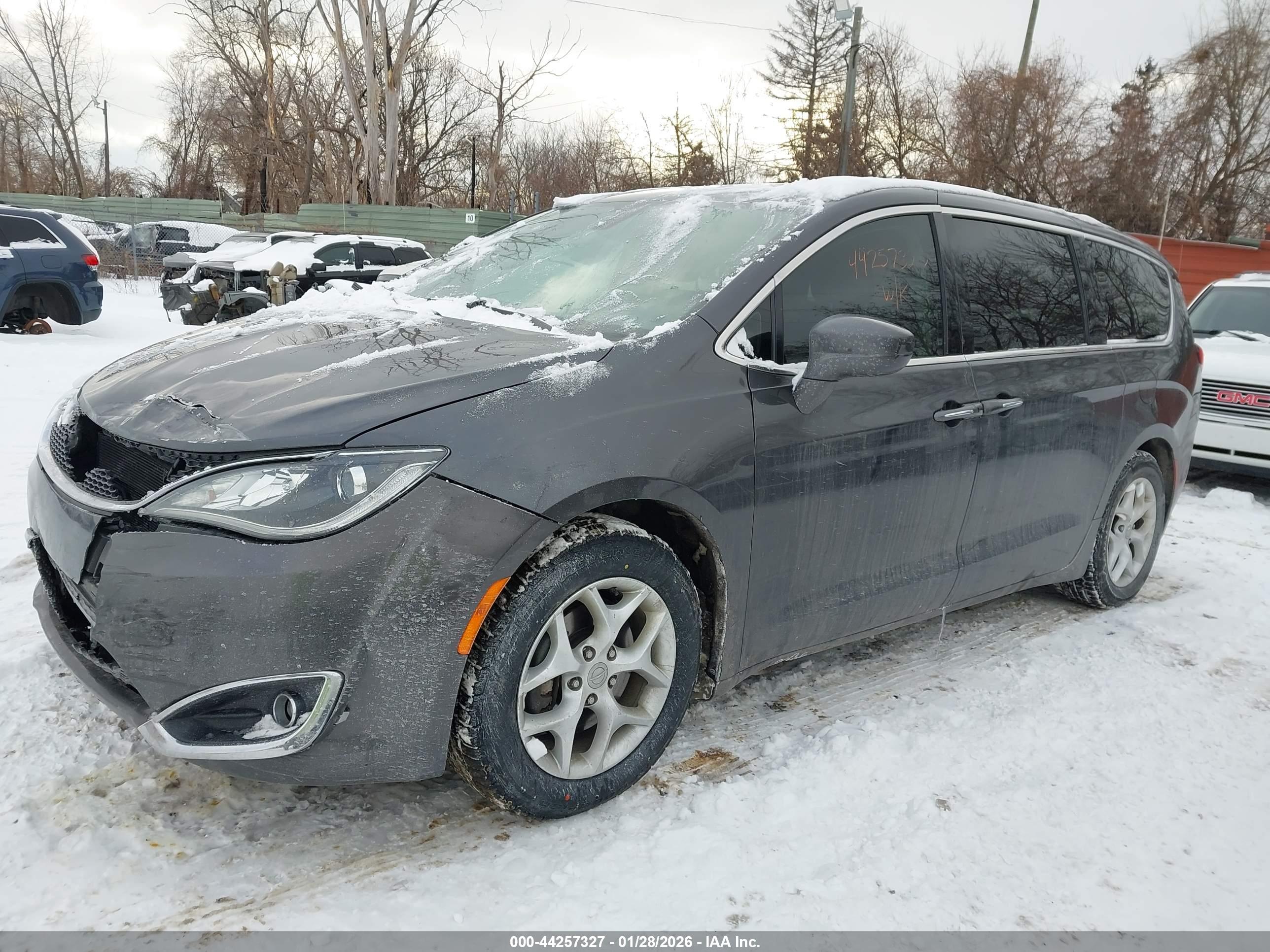 CHRYSLER PACIFICA image 2