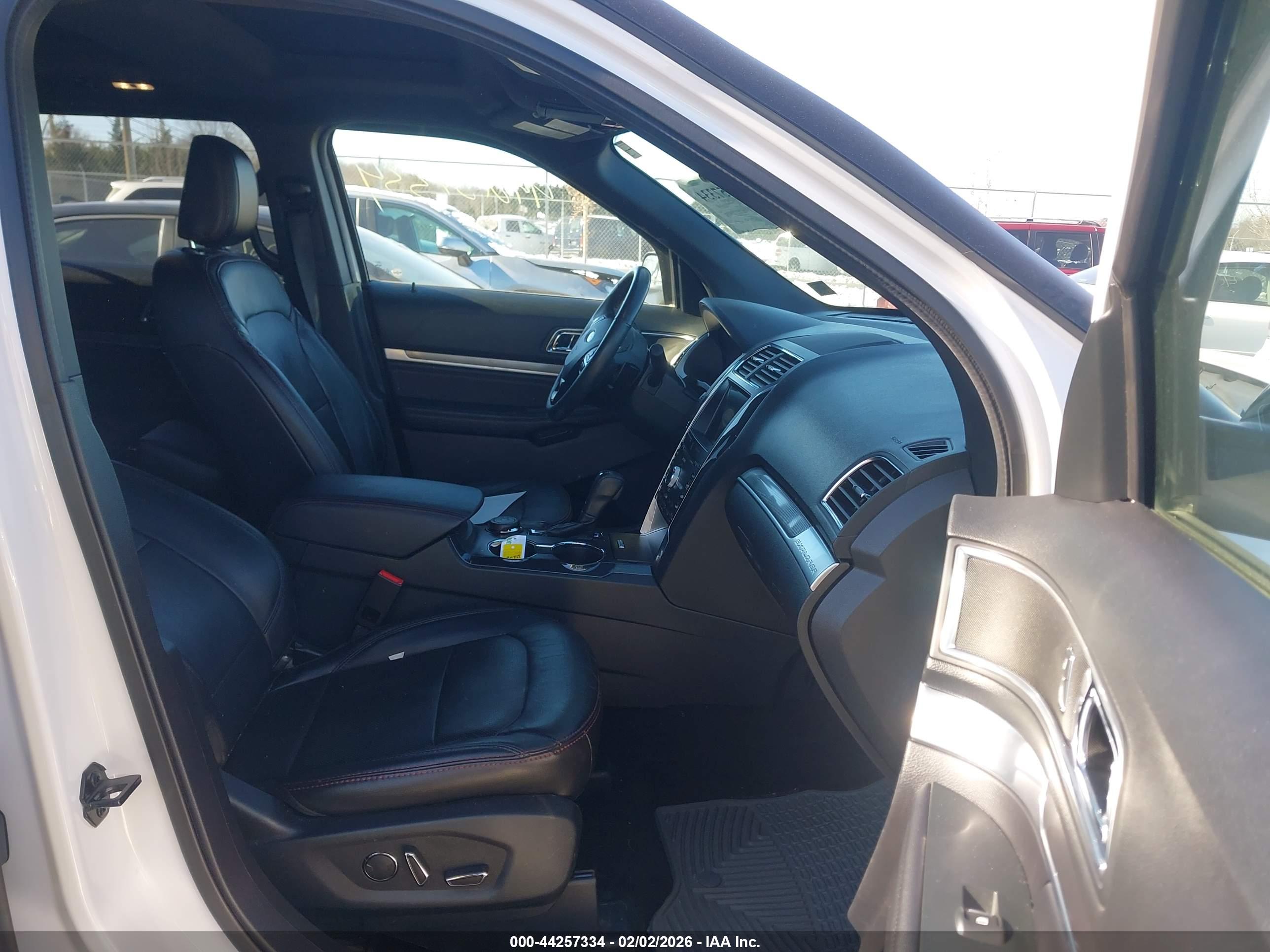 FORD EXPLORER image 5