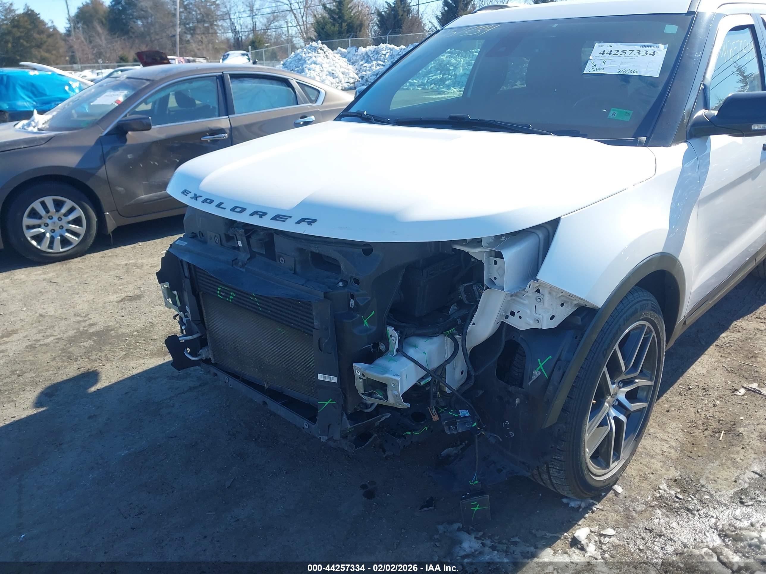 FORD EXPLORER image 6