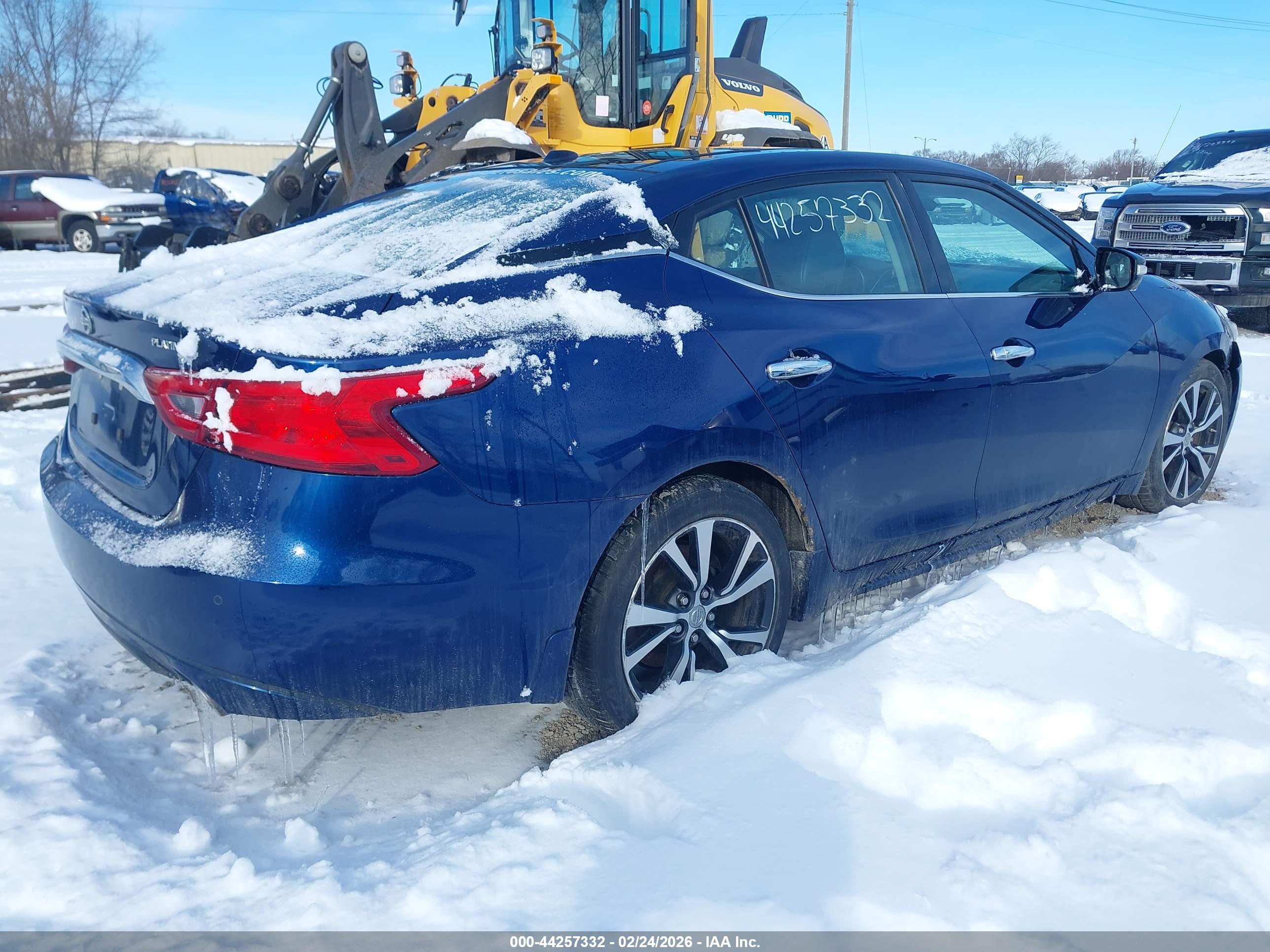 NISSAN MAXIMA image 4