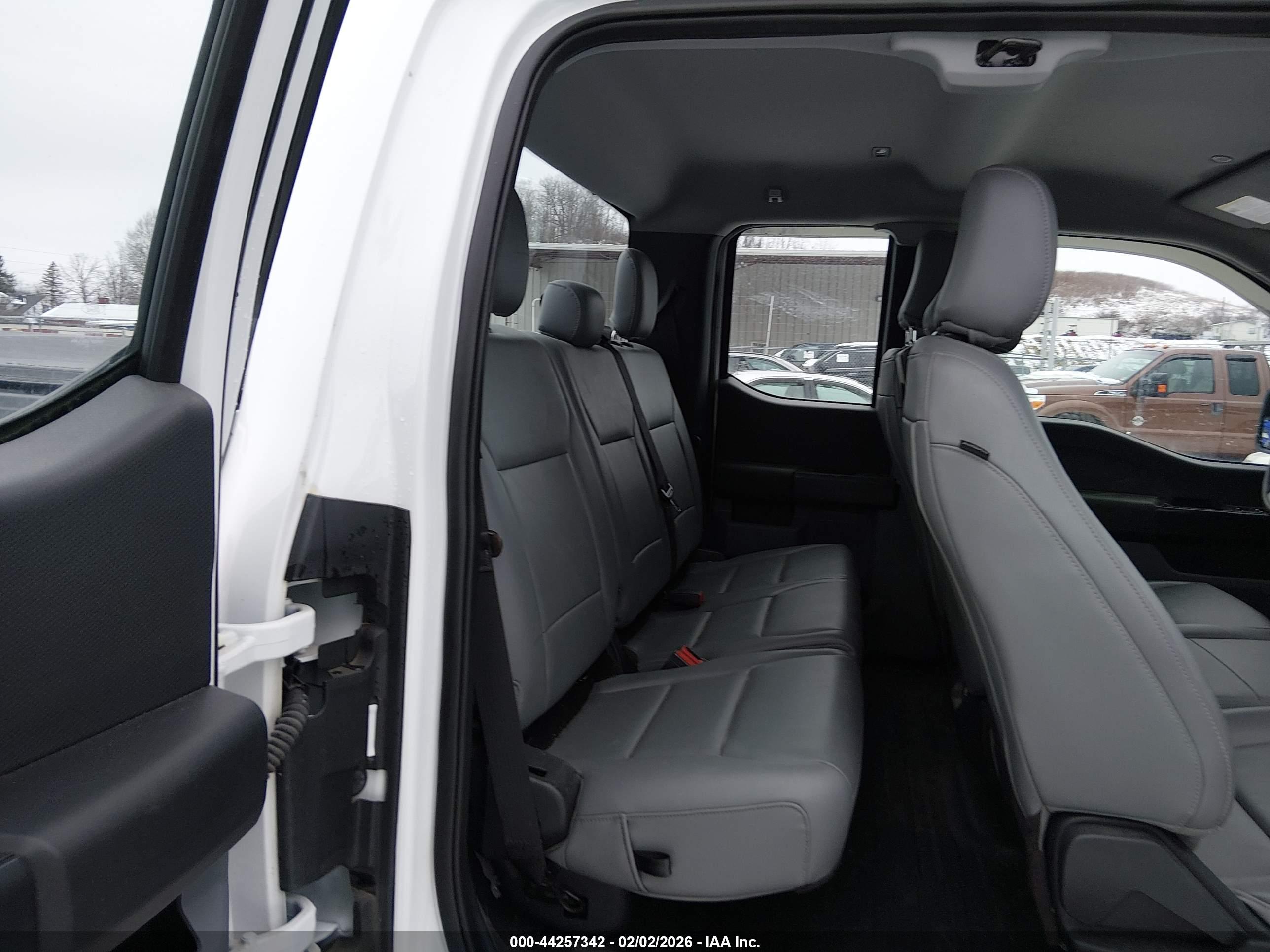FORD F-150 image 8