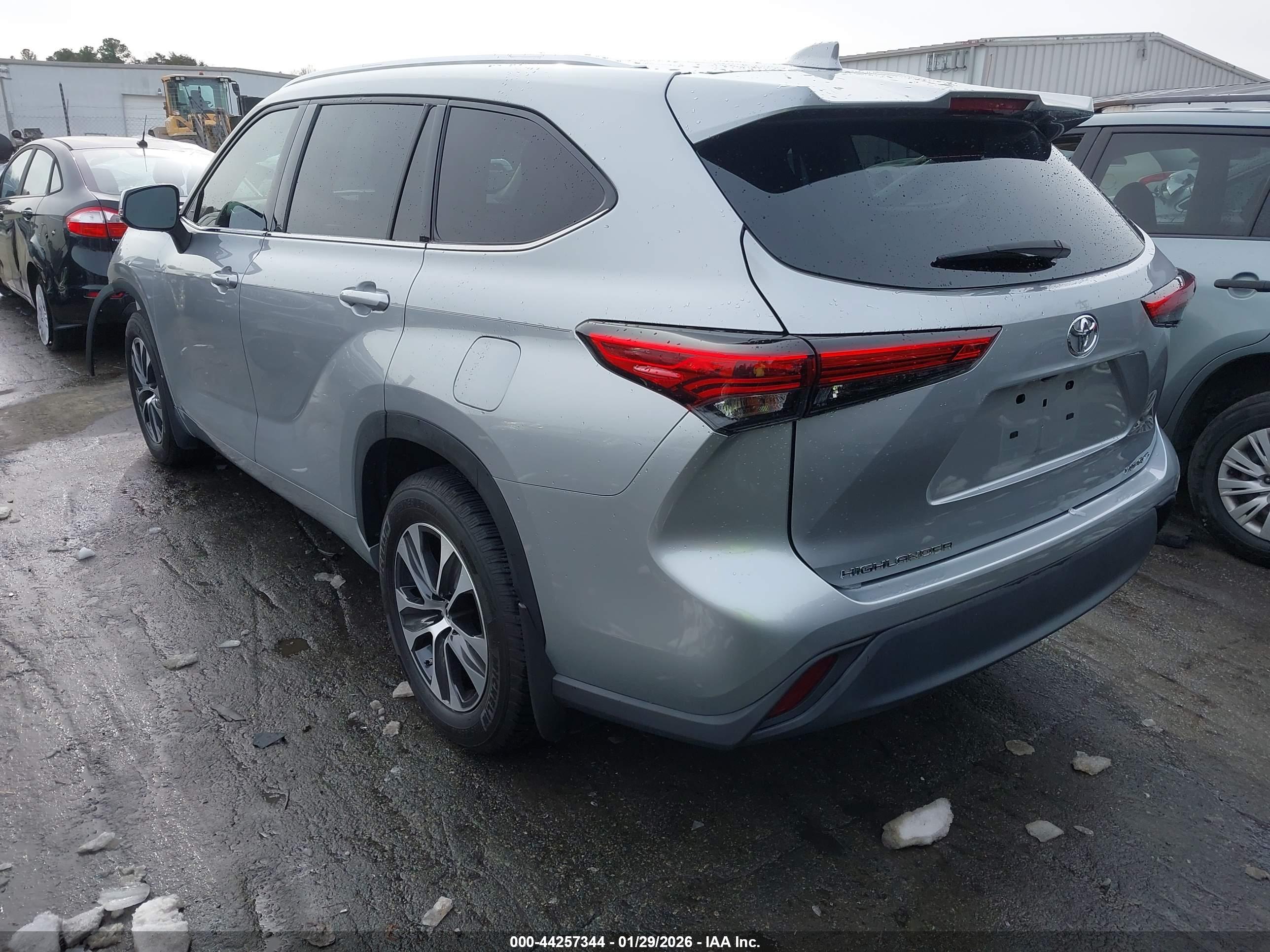 TOYOTA HIGHLANDER image 3