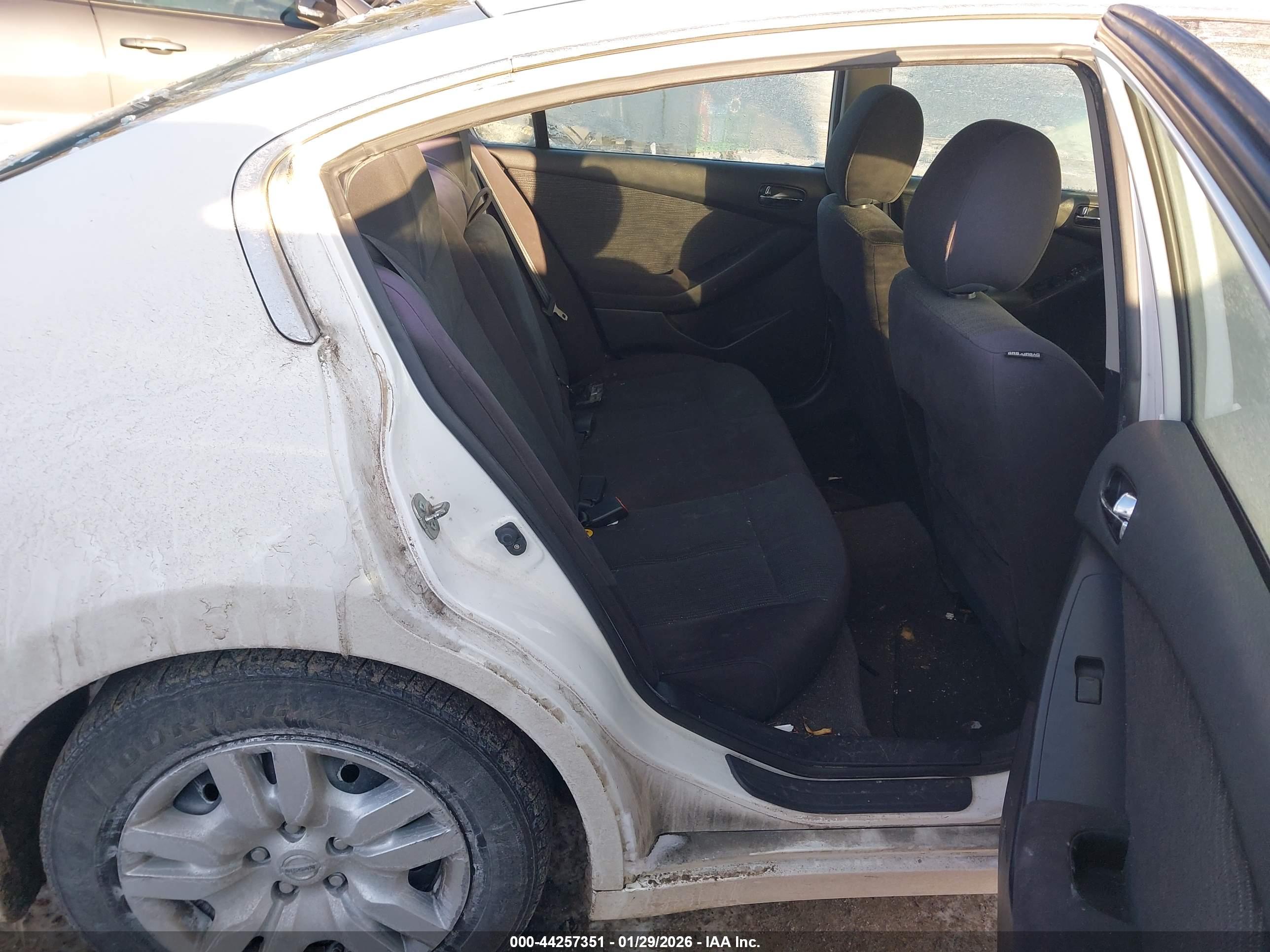 NISSAN ALTIMA image 8