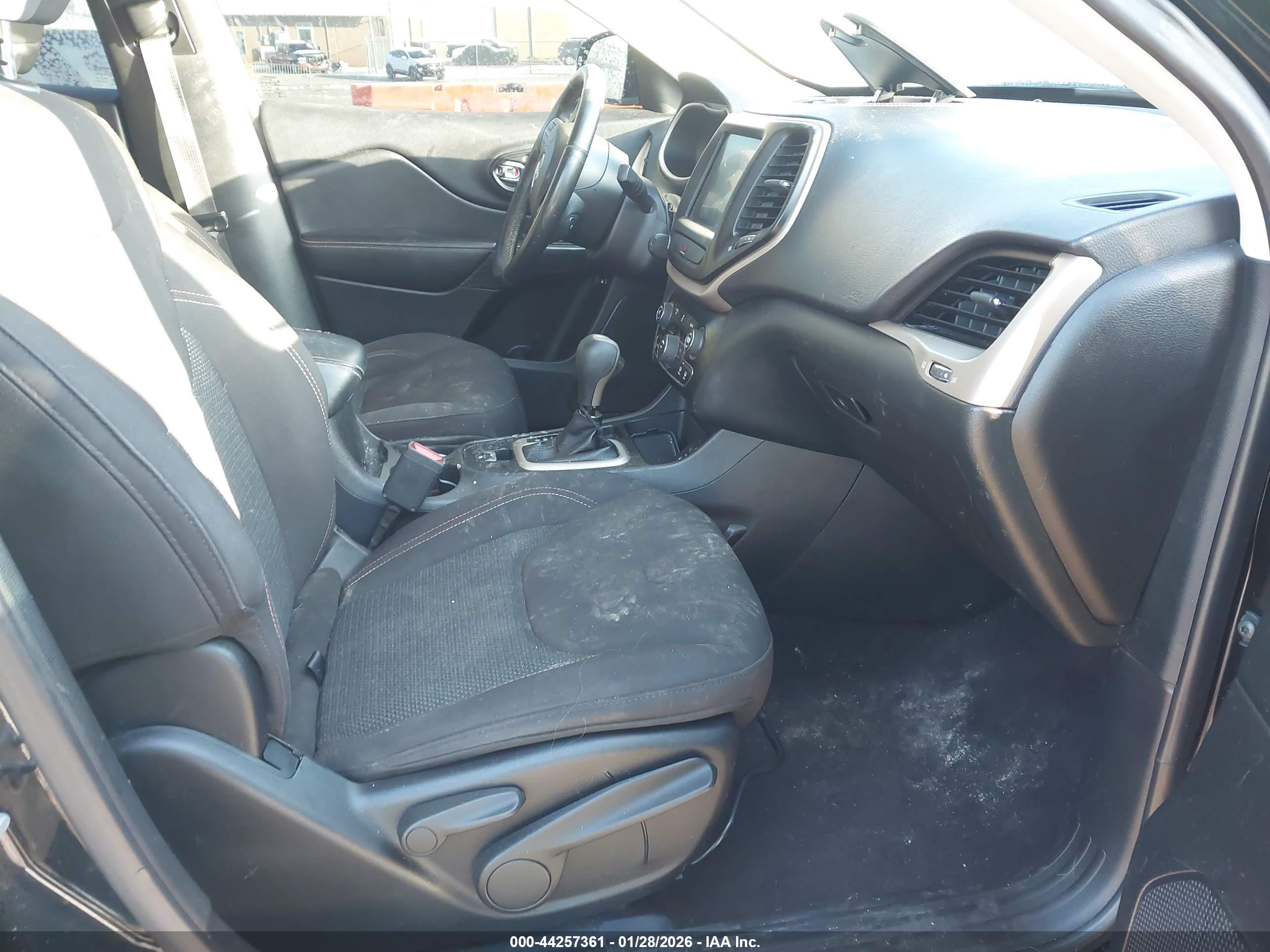 JEEP CHEROKEE image 5