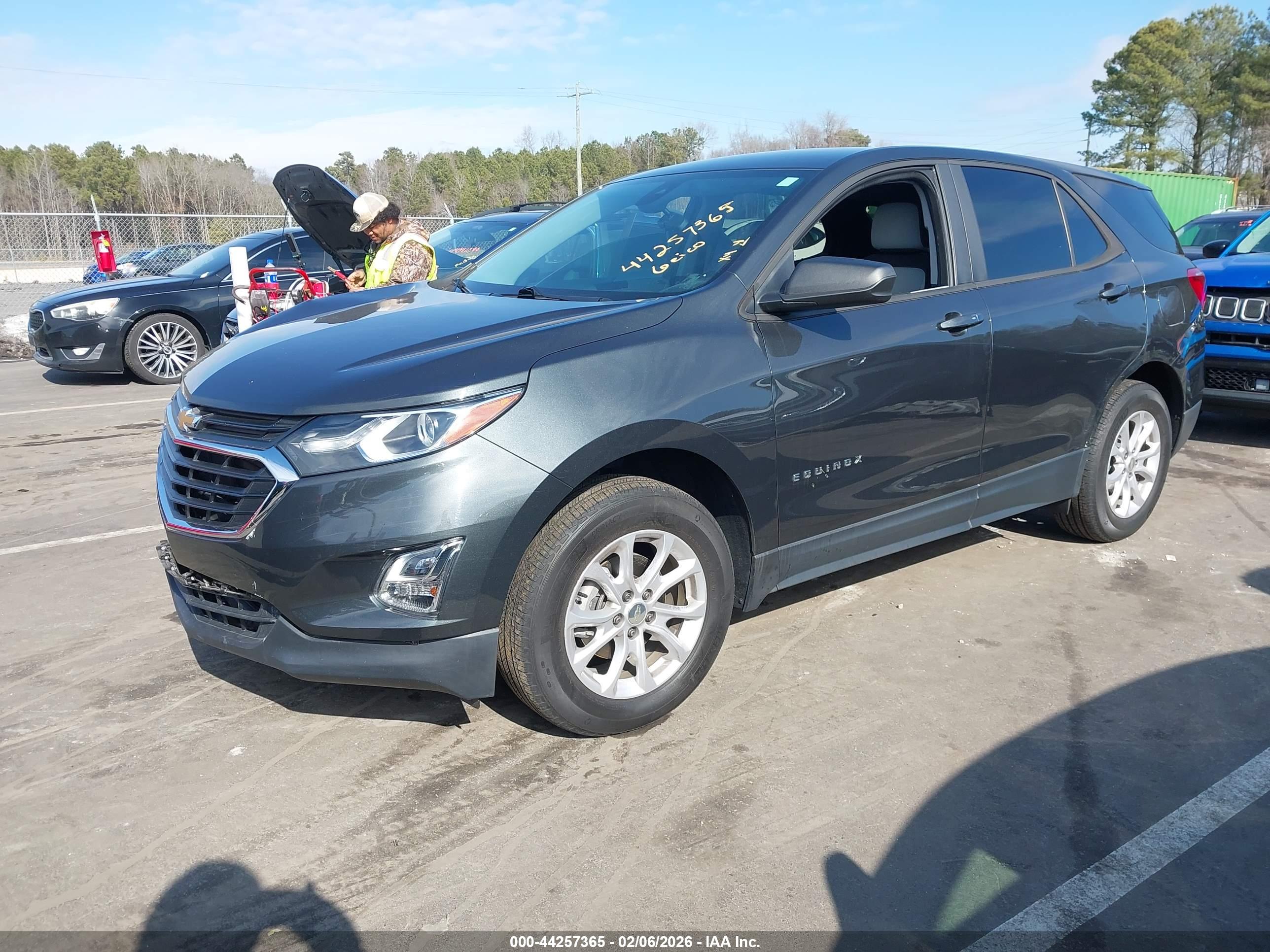 CHEVROLET EQUINOX image 2