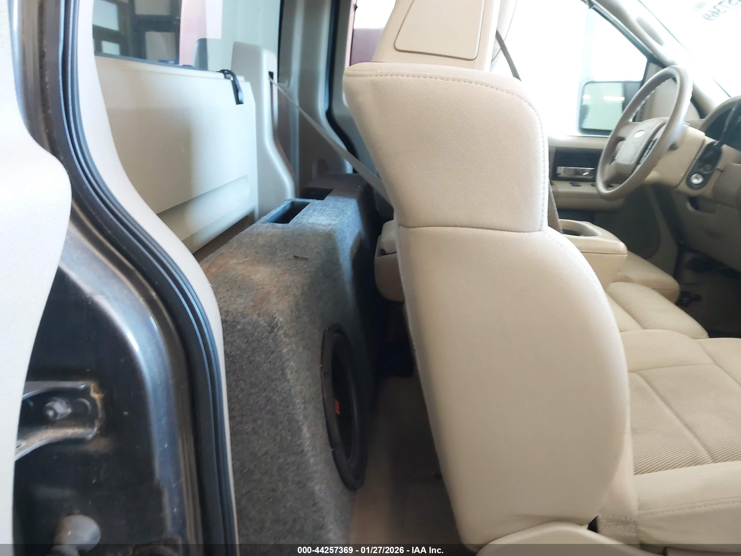 FORD F-150 image 8