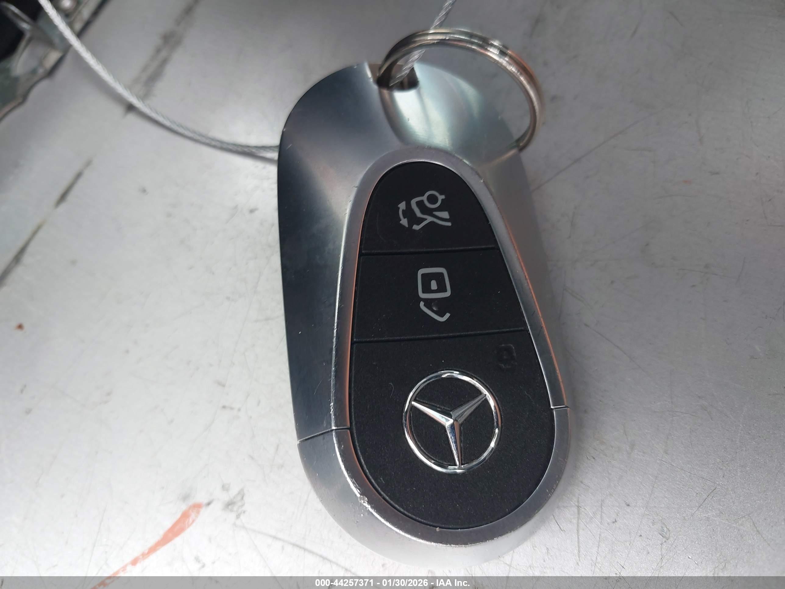 MERCEDES-BENZ C image 11