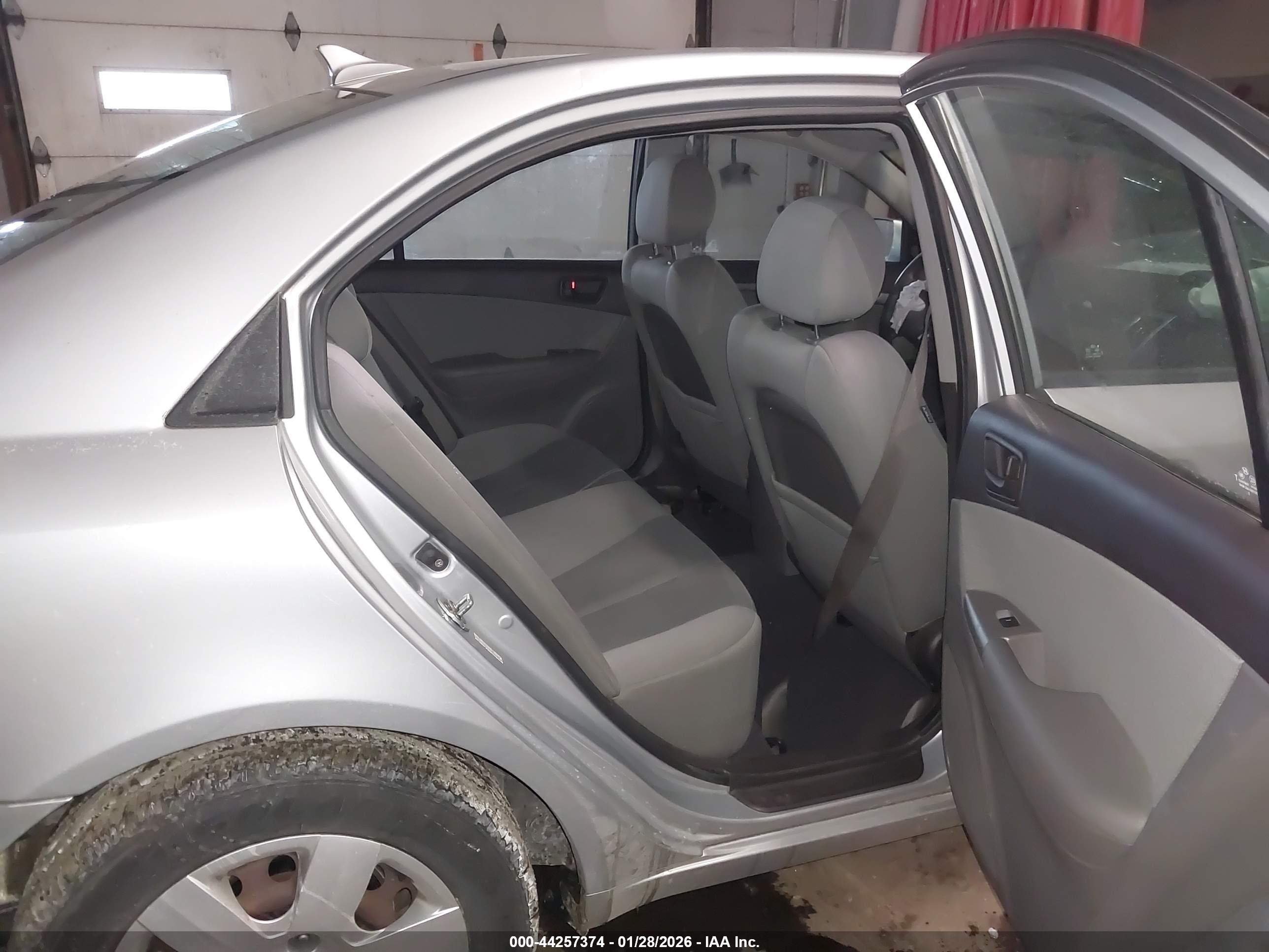 HYUNDAI SONATA image 8