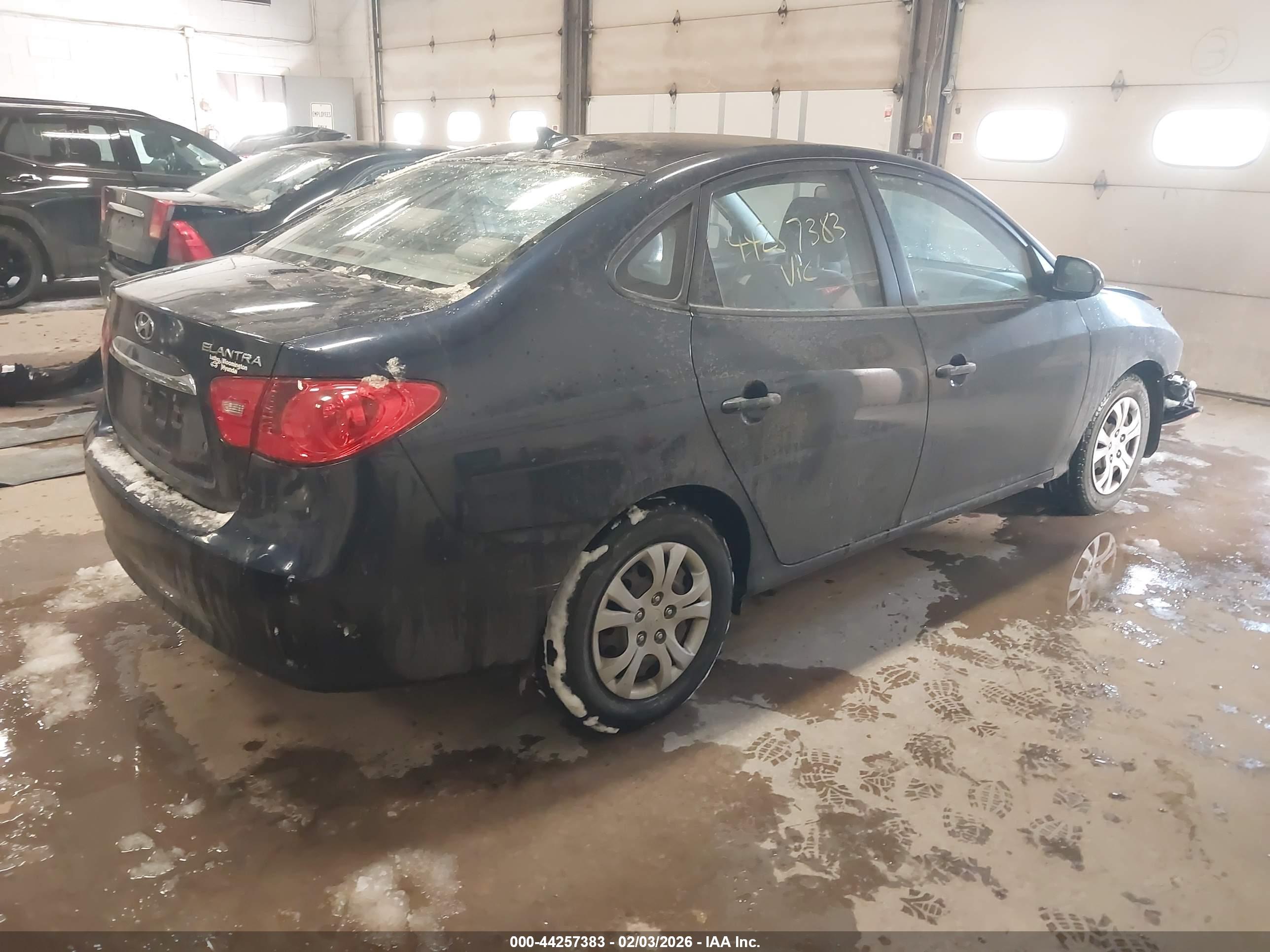 HYUNDAI ELANTRA image 4