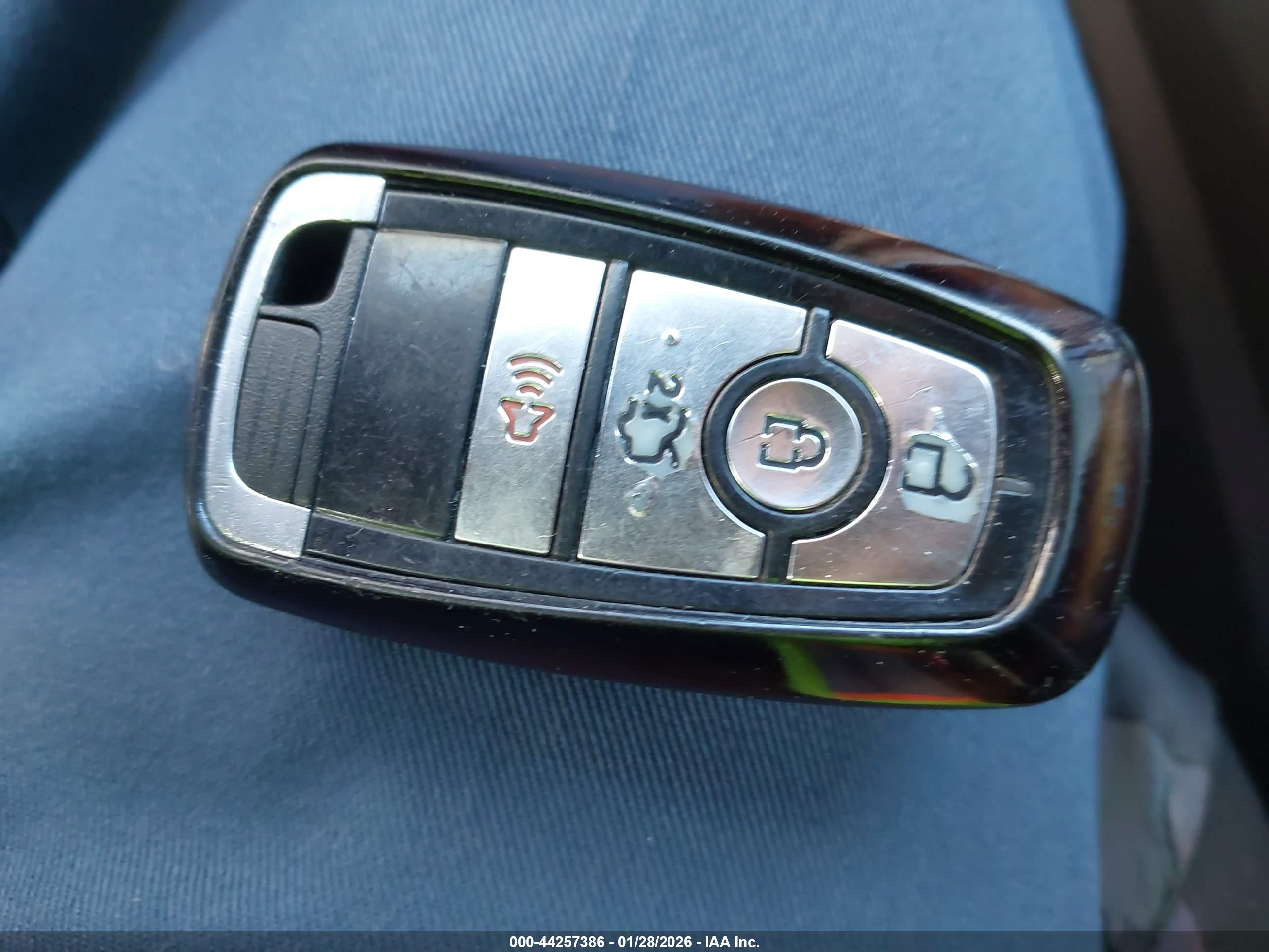 FORD FUSION image 11