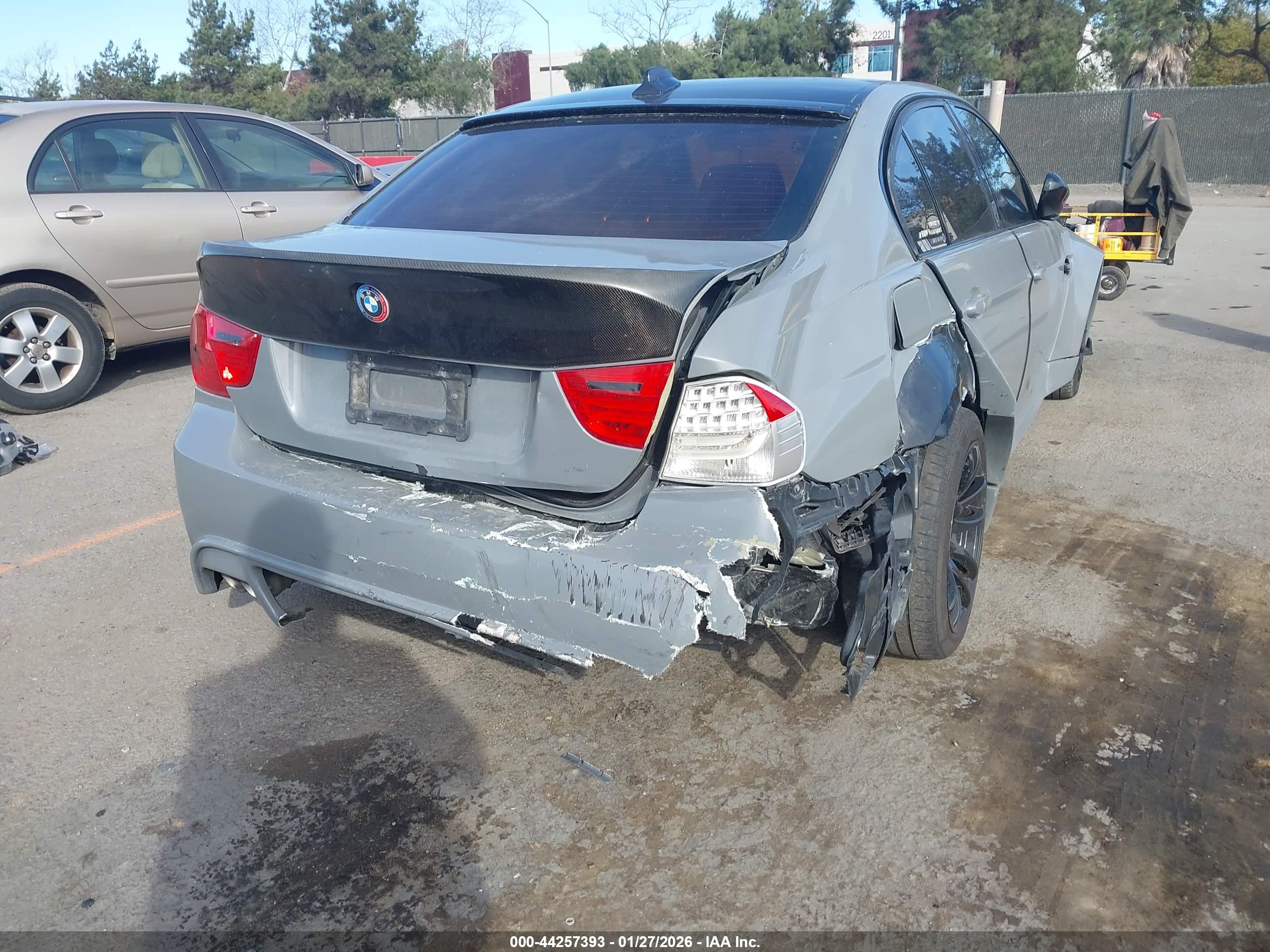 BMW 328I image 6