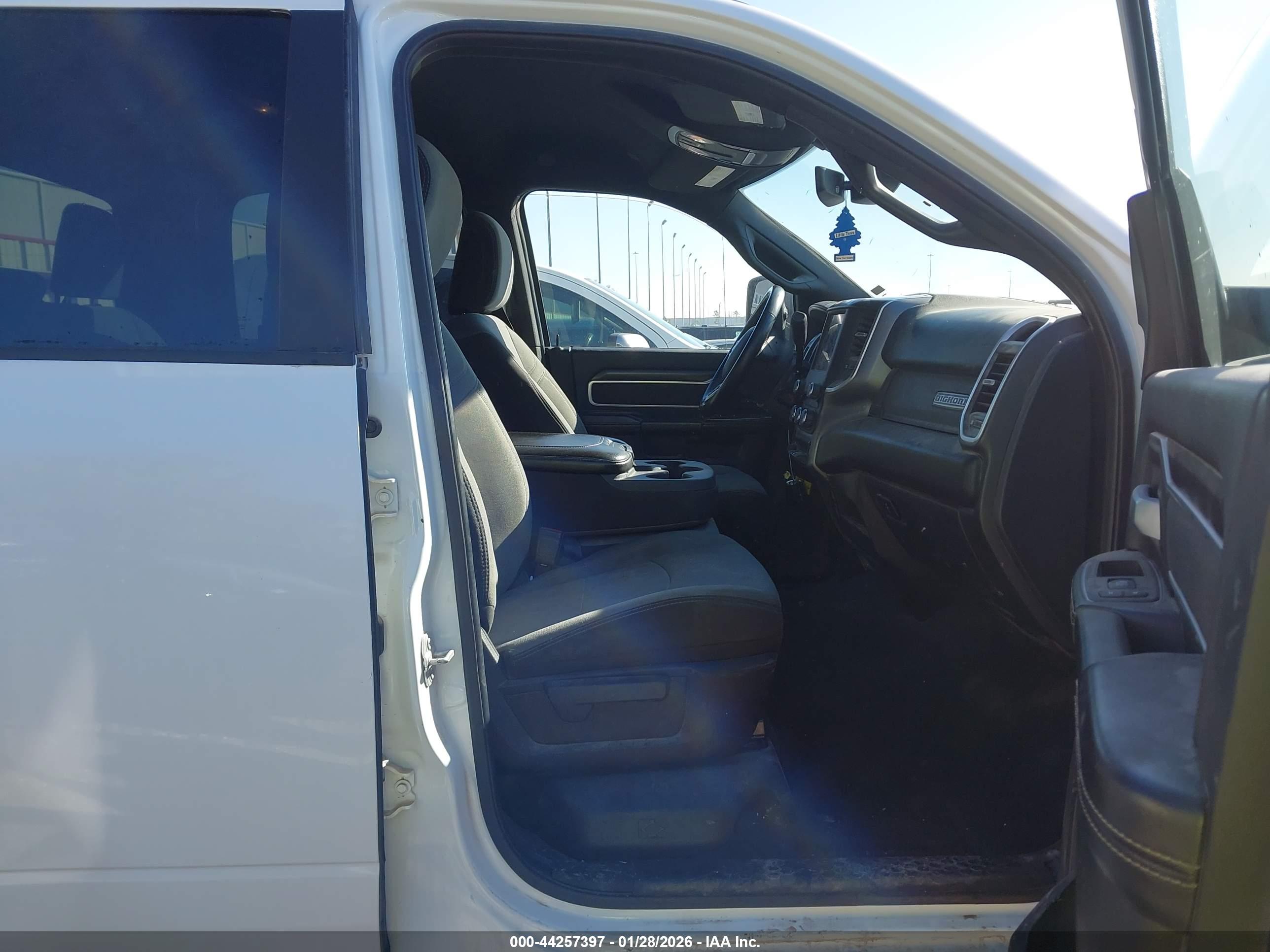 RAM 2500 image 5