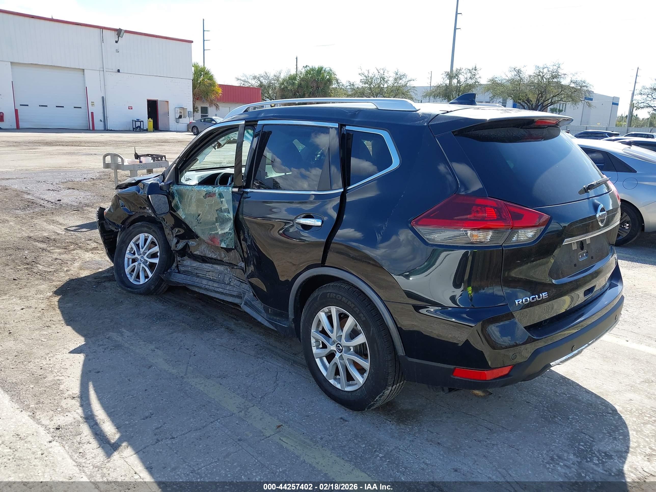 NISSAN ROGUE image 3