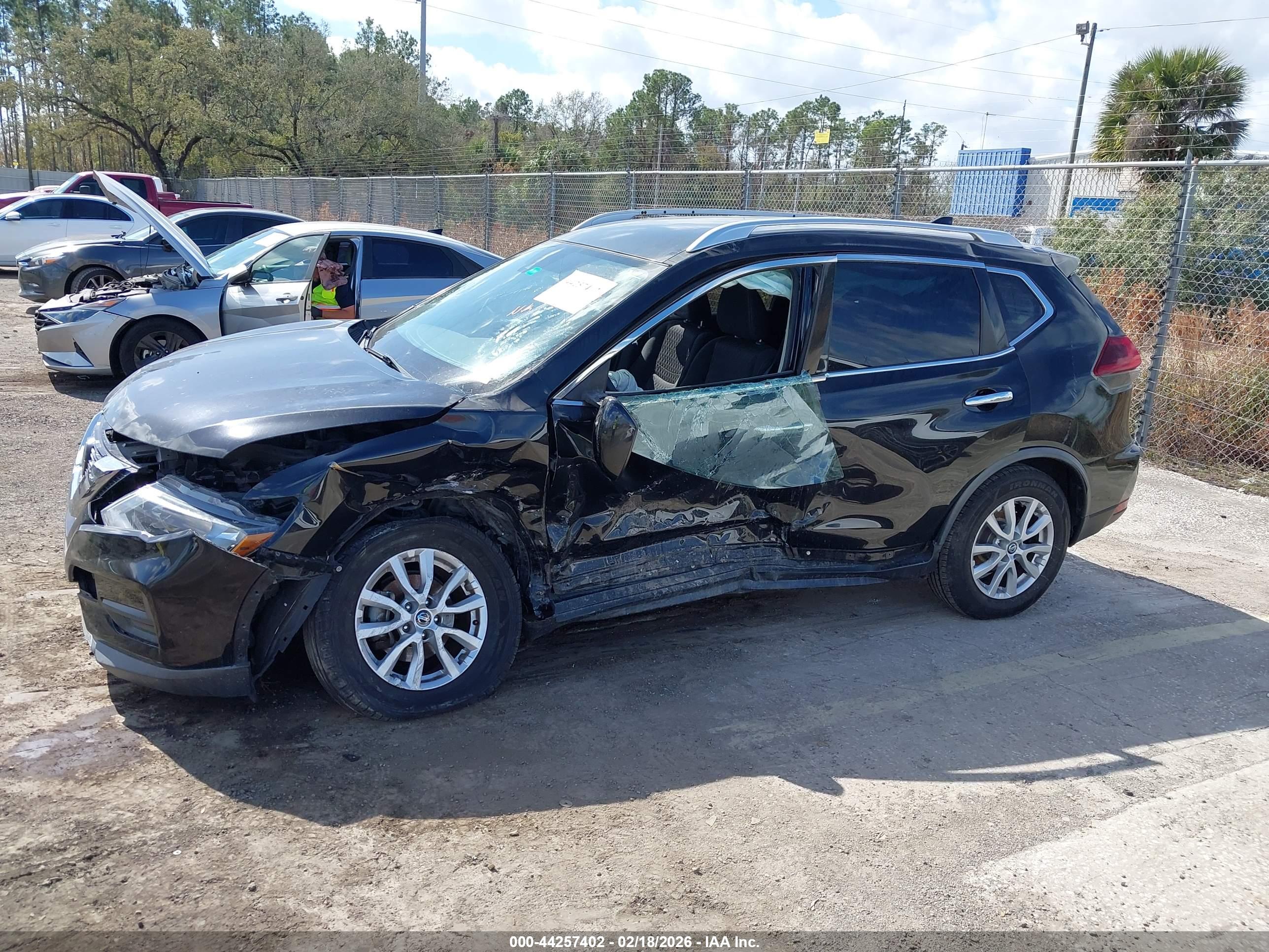NISSAN ROGUE image 6