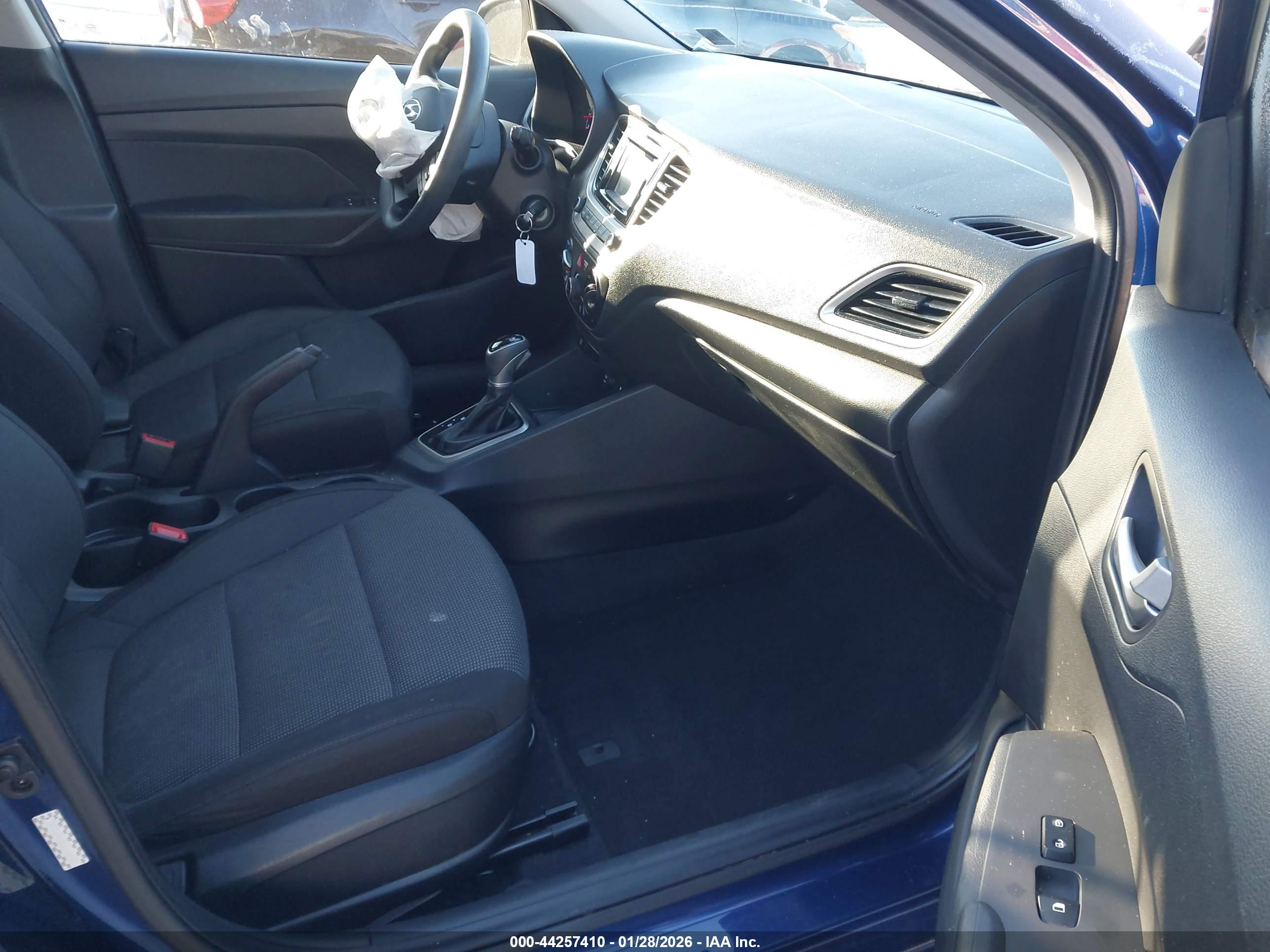HYUNDAI ACCENT image 5