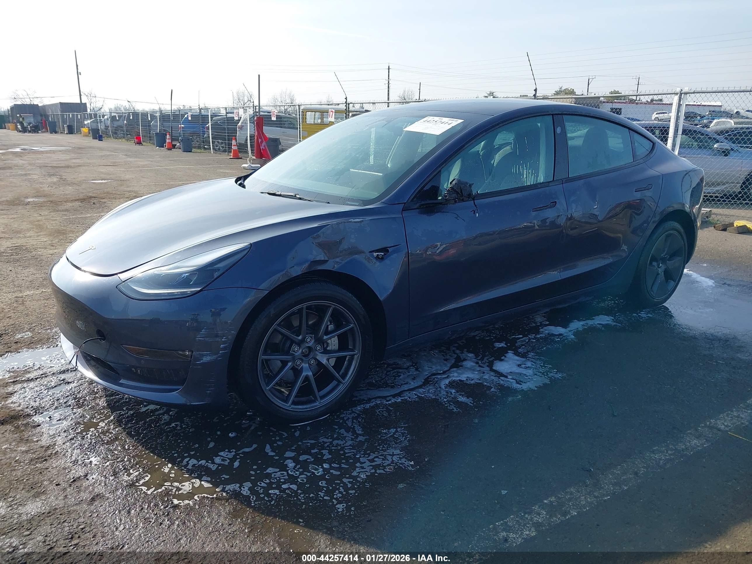 TESLA MODEL image 2