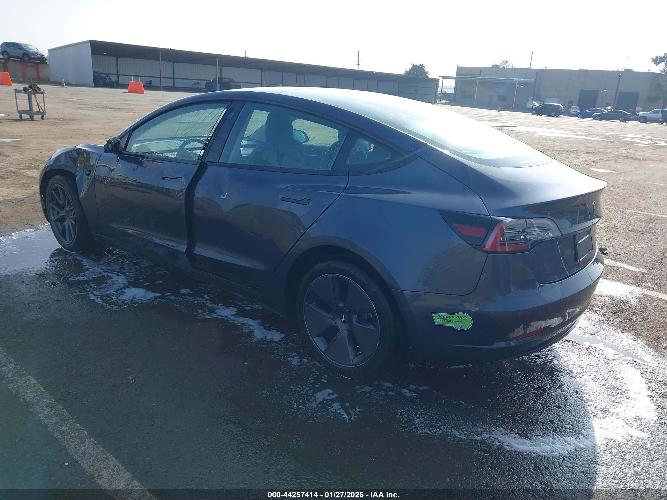 TESLA MODEL image 3