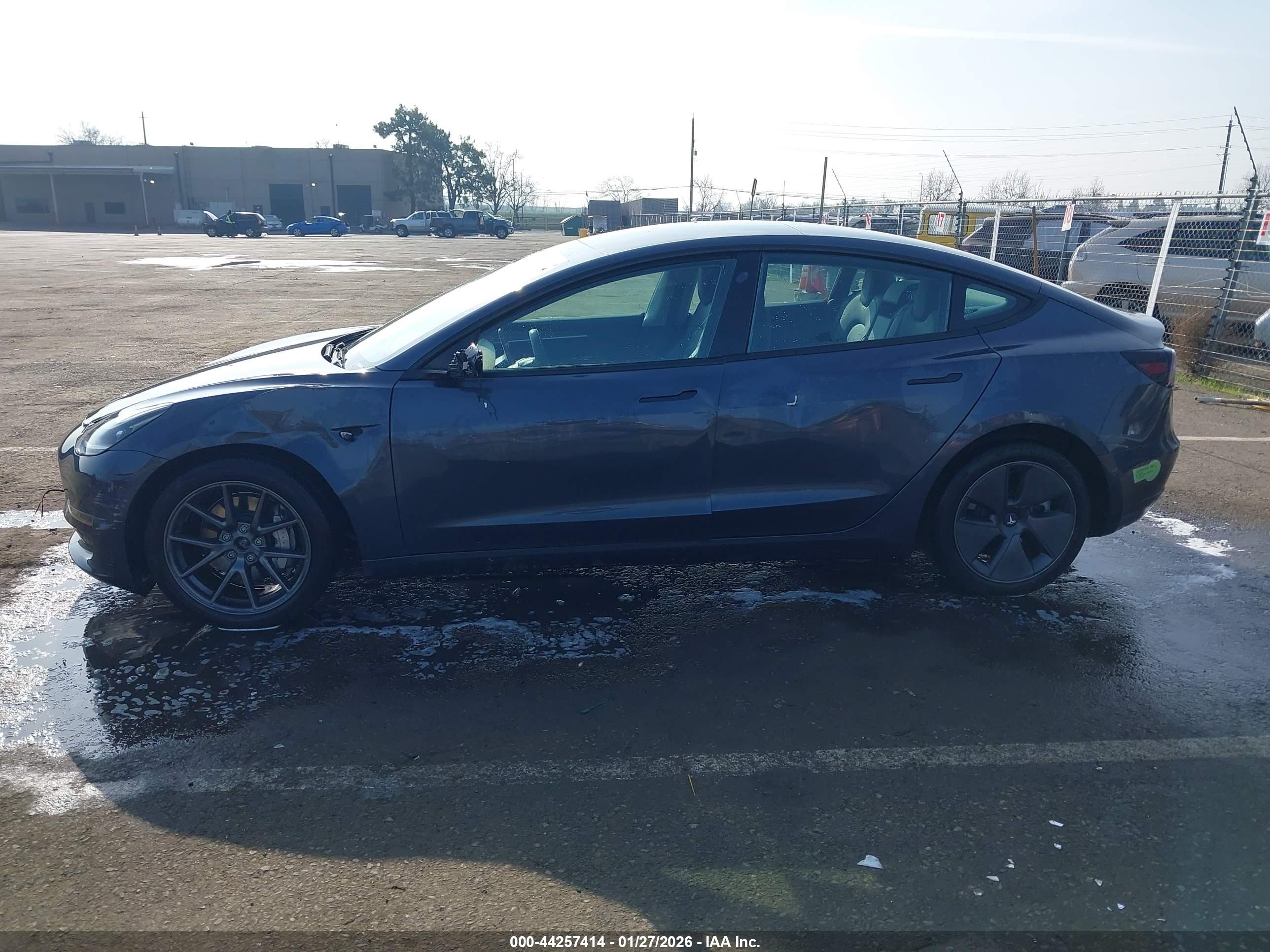 TESLA MODEL image 6
