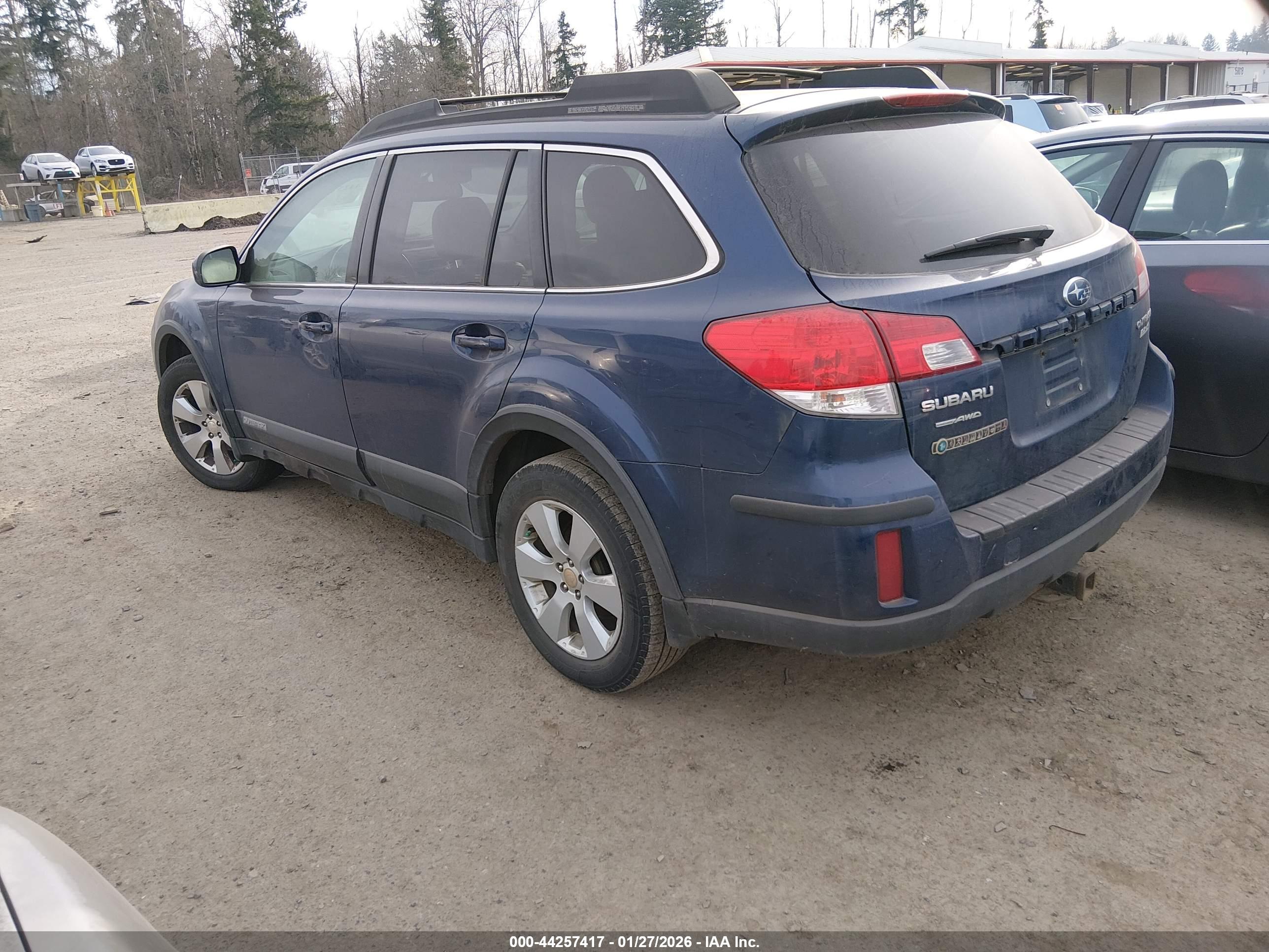 SUBARU OUTBACK image 3