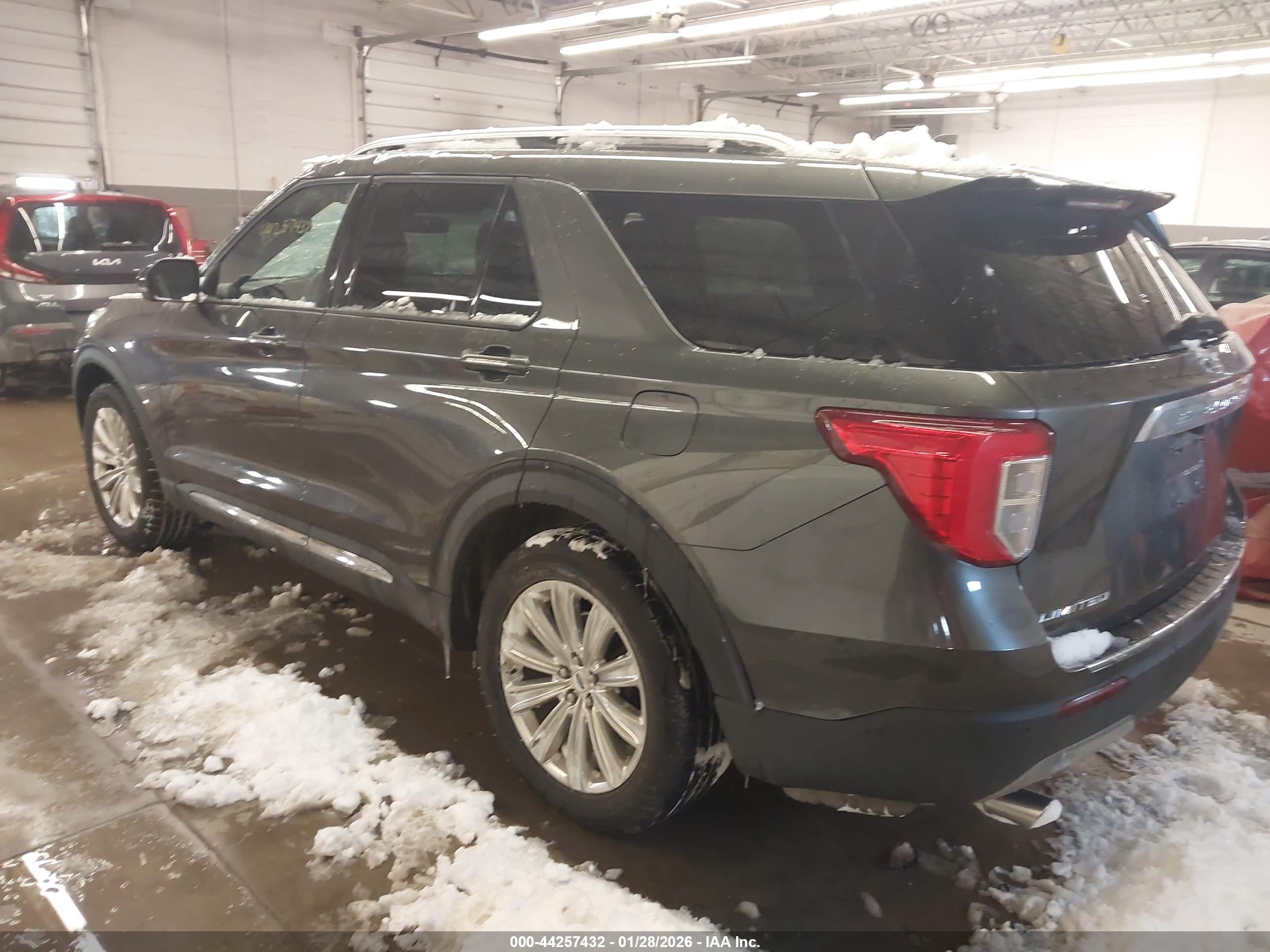 FORD EXPLORER image 3