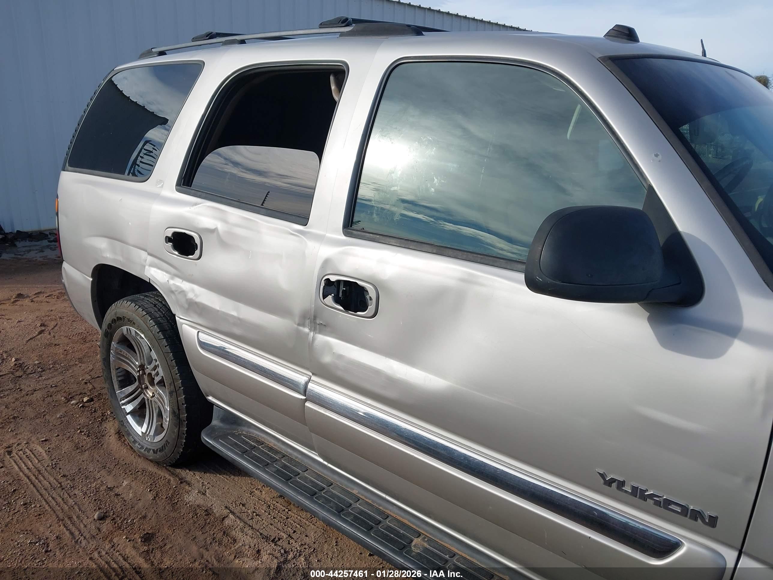 GMC YUKON image 6