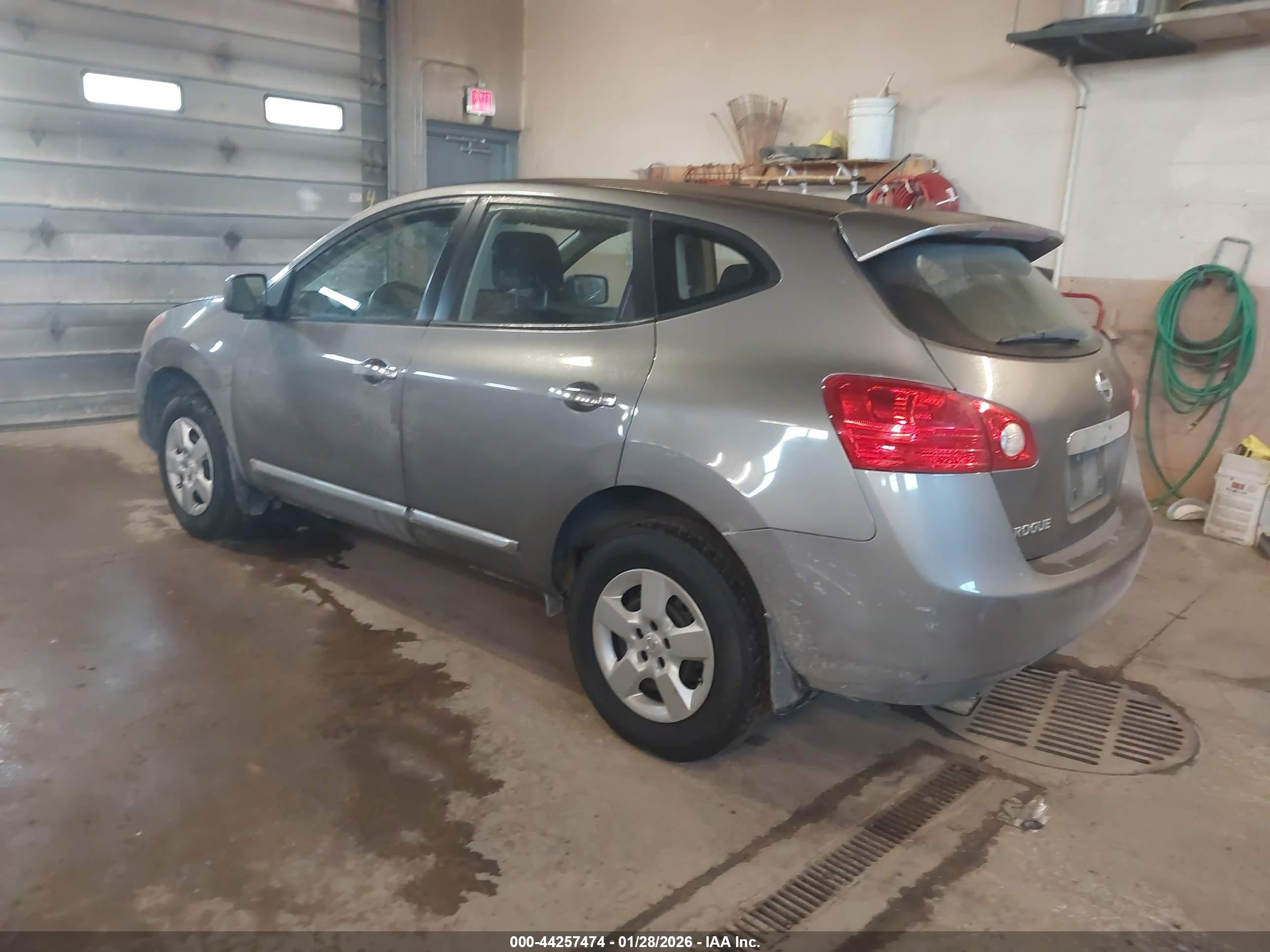 NISSAN ROGUE image 3